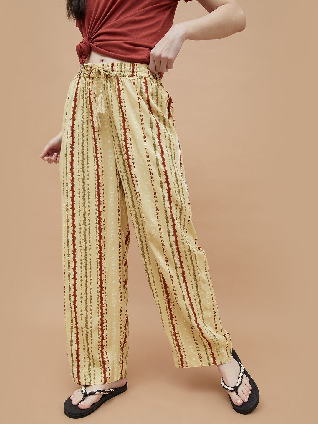 

Ginger by Lifestyle Women Printed Regular Fit Mid-Rise Chinos Trousers, Beige