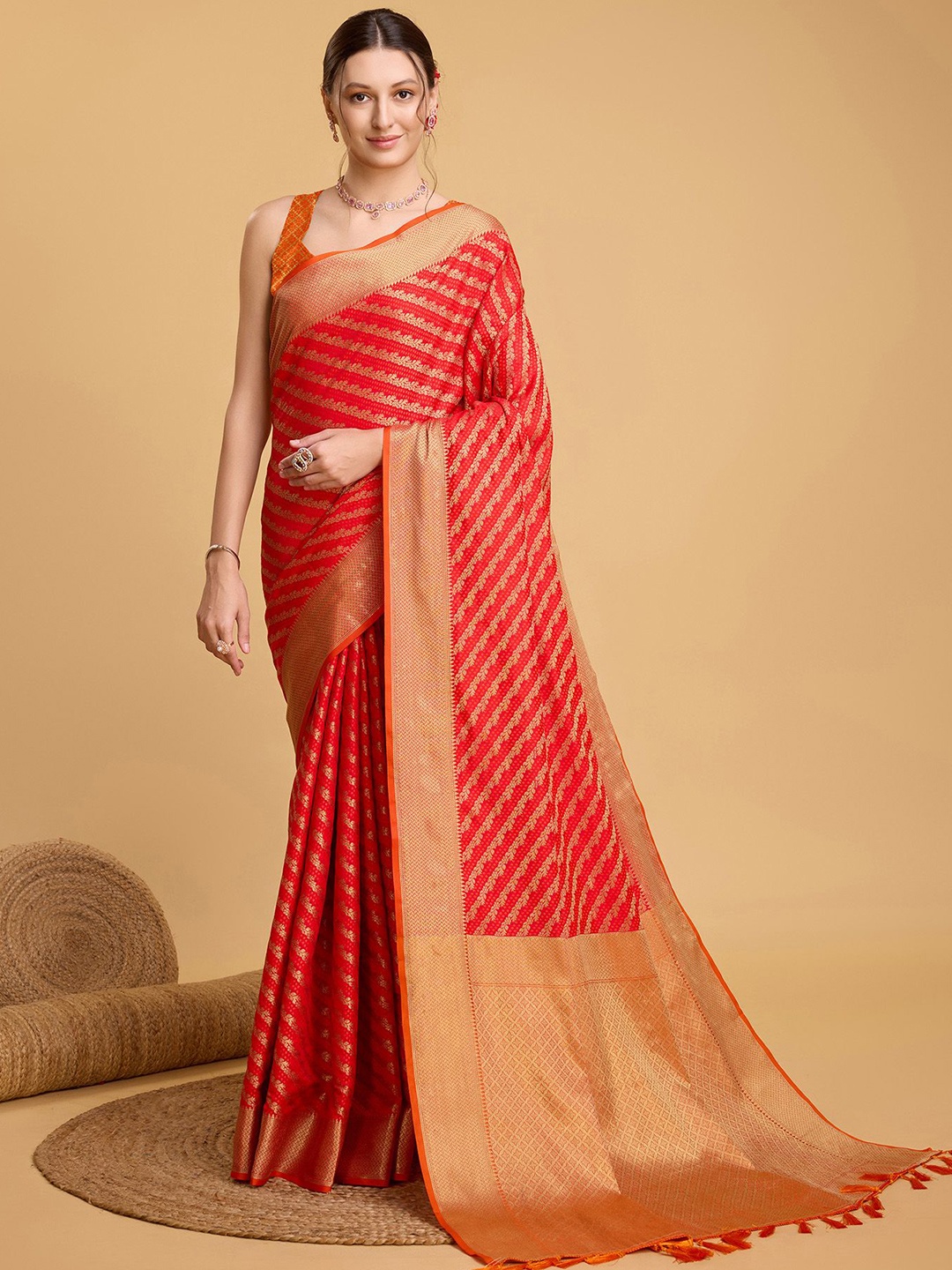 

Munir Woven Design Zari Banarasi Saree, Red