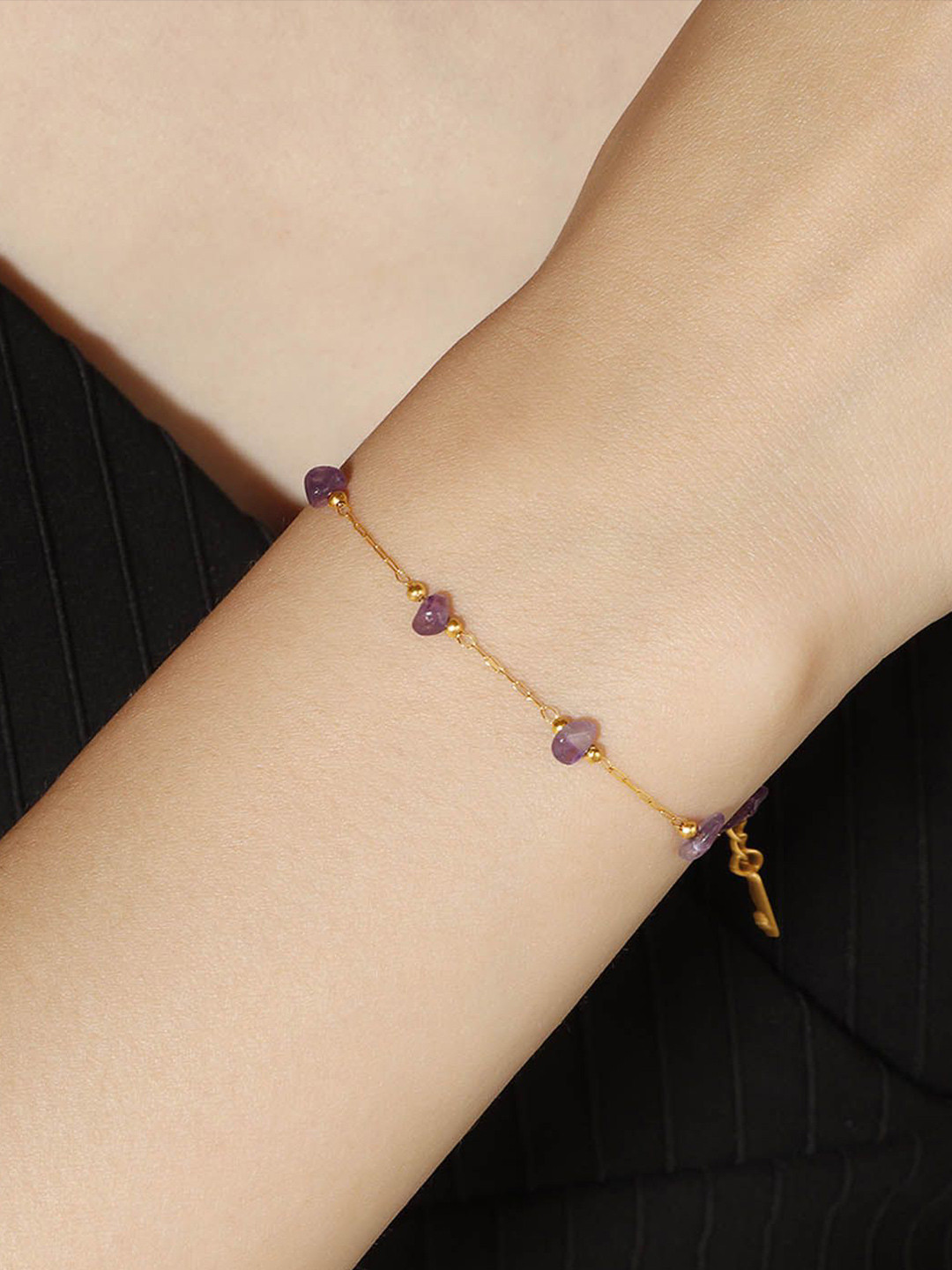 

StyleCast Gold-Toned Elegant Stone Studded Link Bracelet