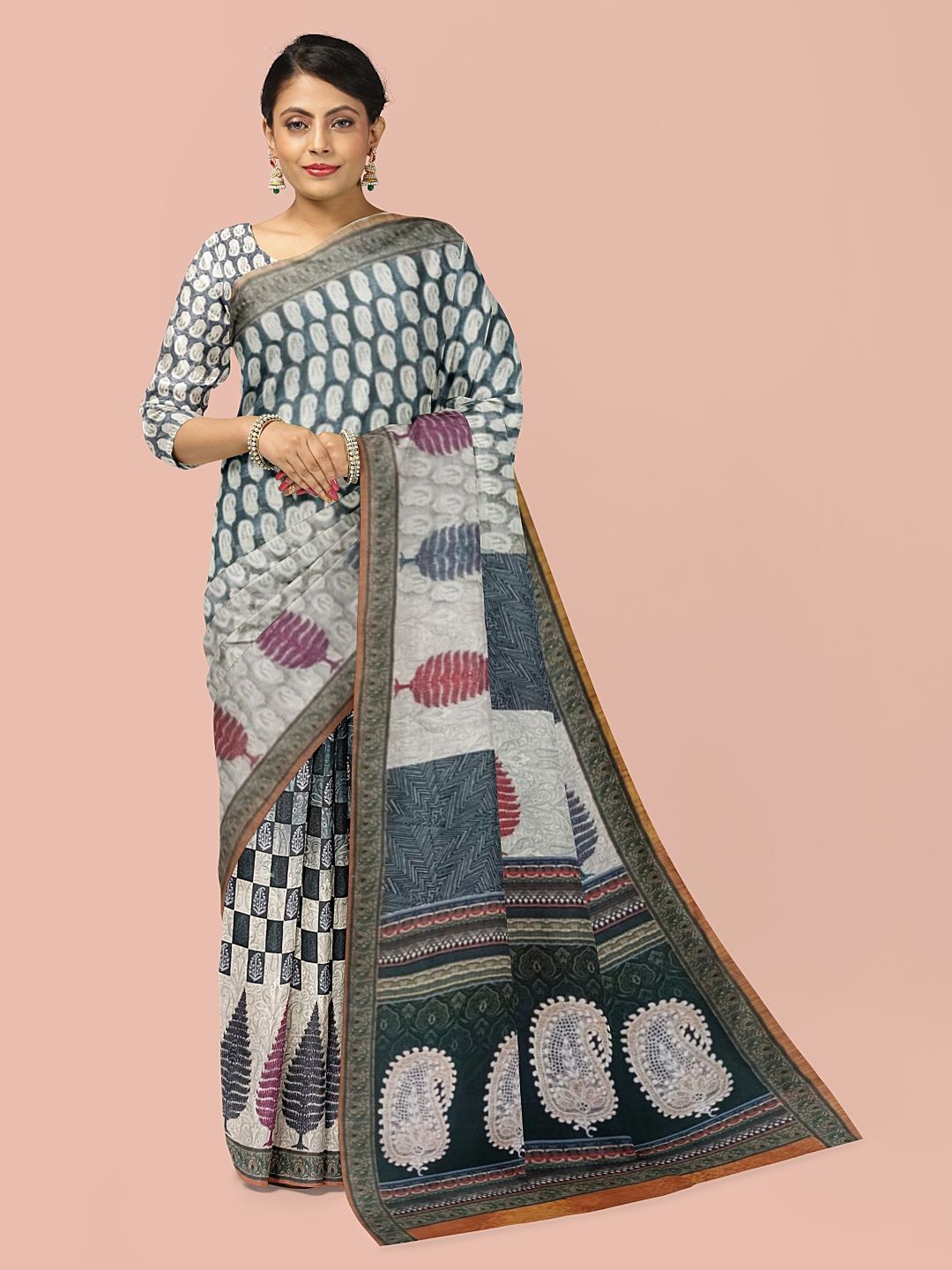 

Avyay Creation Ethnic Motifs Saree, Grey