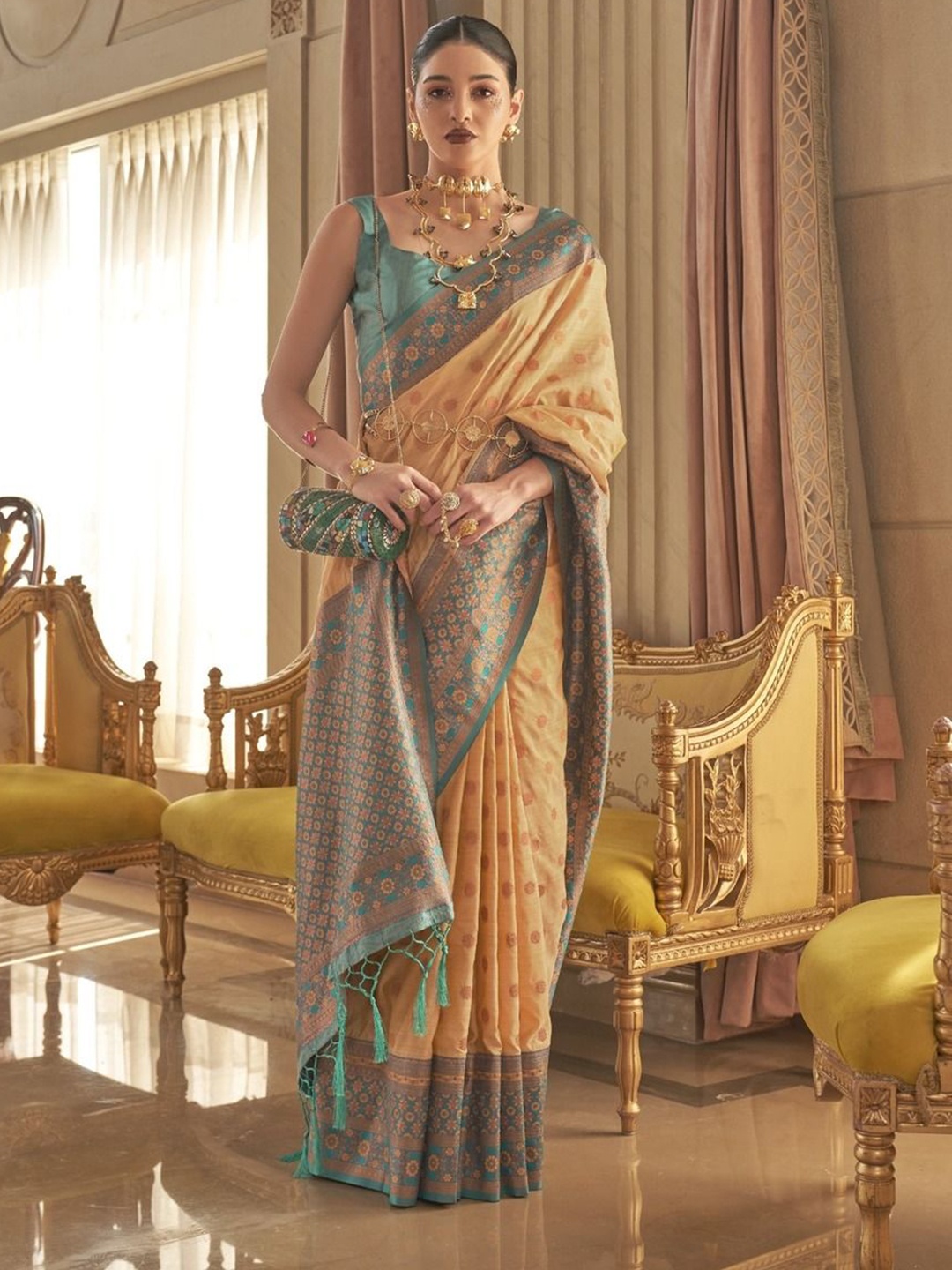 

Anouk Woven Design Zari Banarasi Saree, Peach