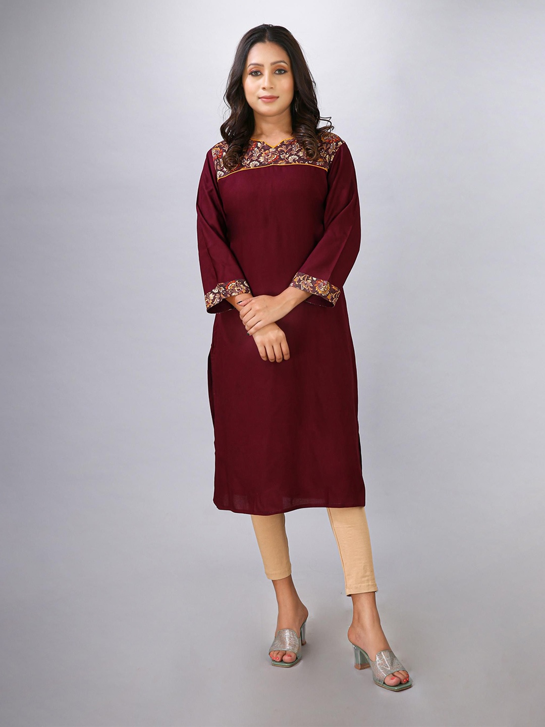 

Krimmple Women Yoke Embroidered Straight Kurta, Purple