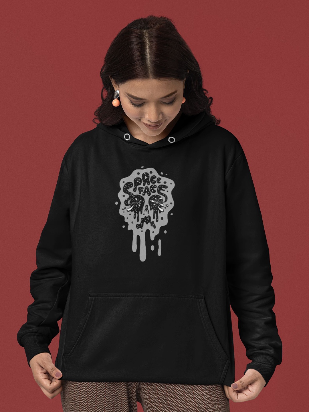 

TheBTclub Men Printed Hooded Sweatshirt, Black