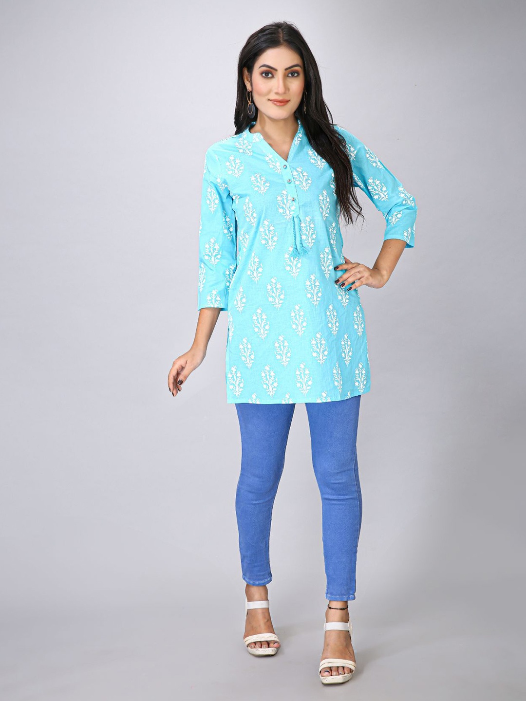 

Krimmple Women Floral Printed Pure Cotton Straight Kurti, Blue