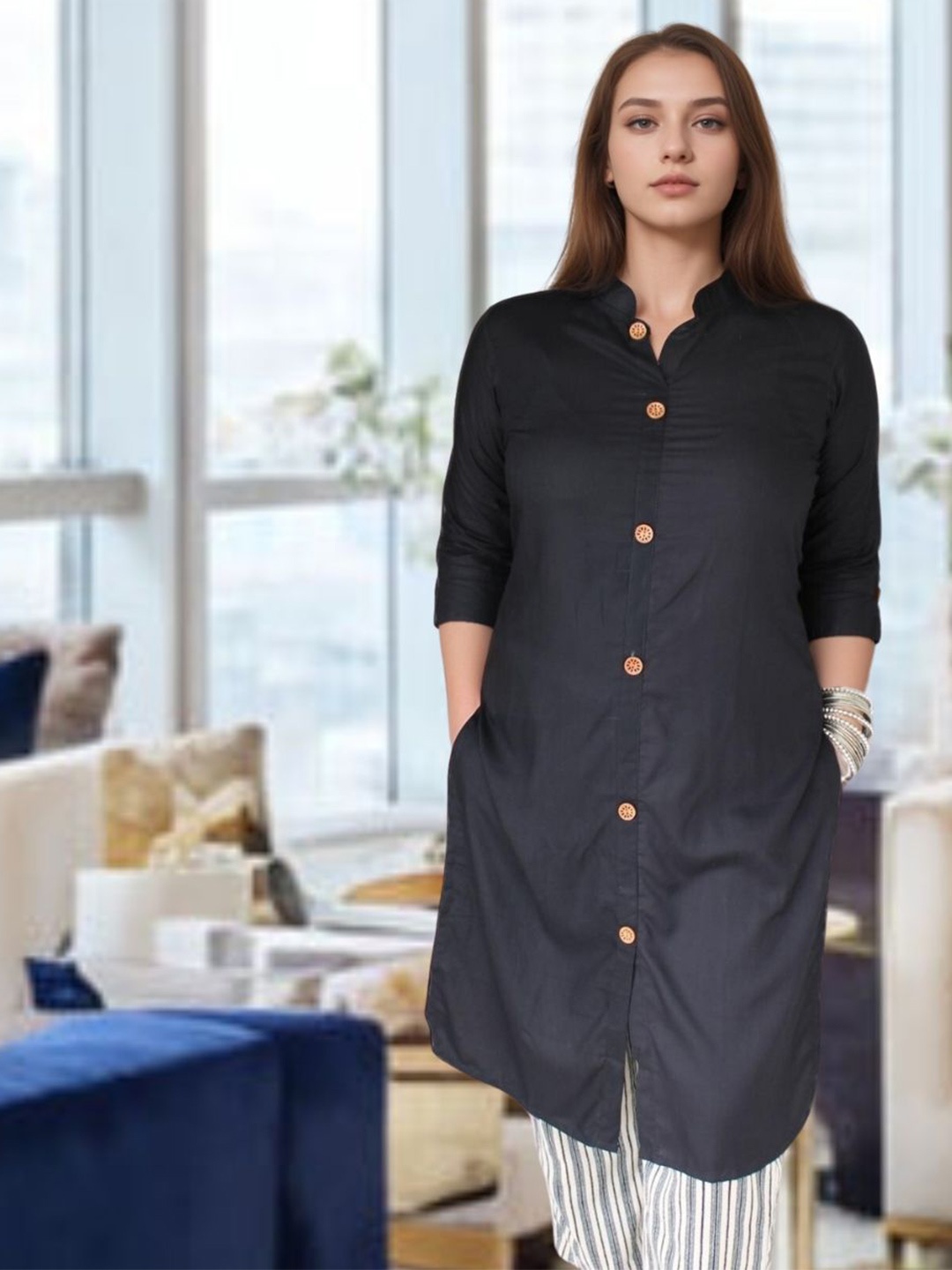 

SINDOORI Women Mandarin Collar Straight Kurta, Black