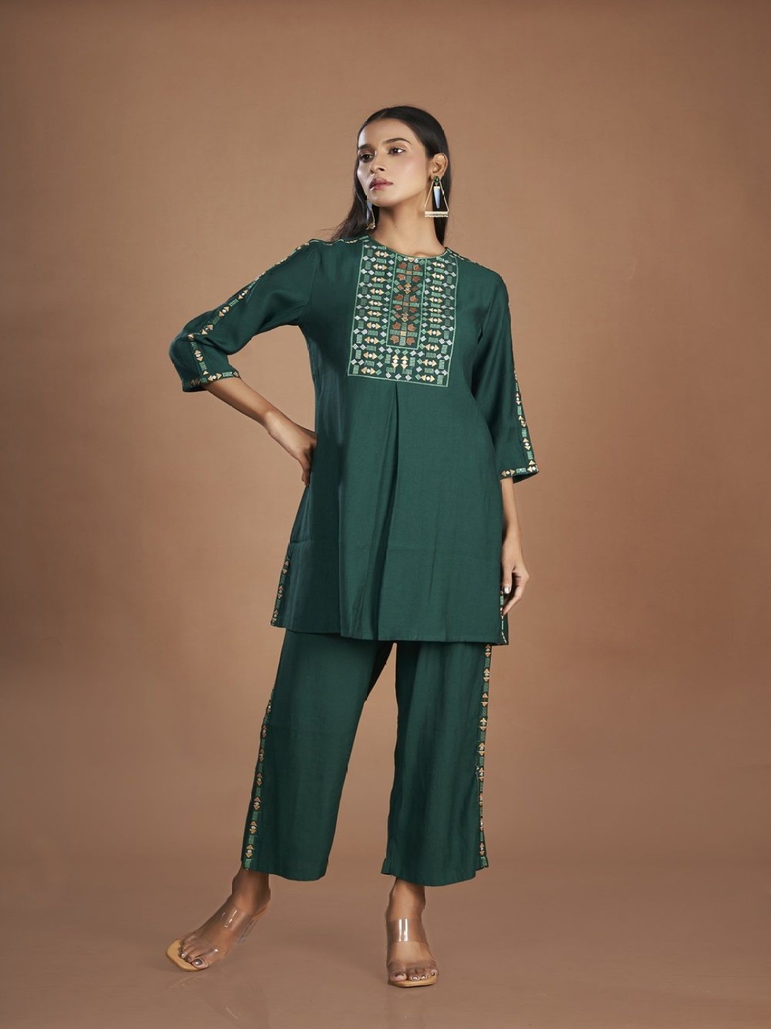 

ISHKIYA Embroidered Round Neck Tunic With Trouser, Green