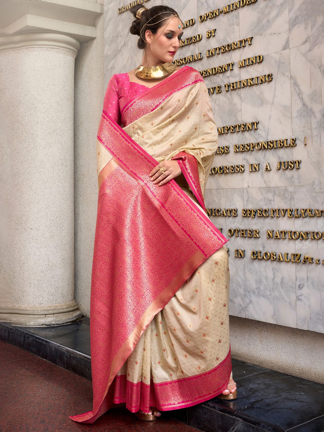 

MySilkLove Ethnic Motifs Woven Design Zari Banarasi Saree, Cream