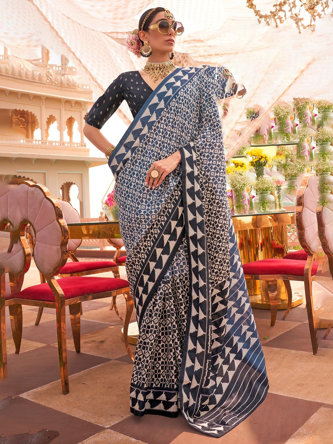 

MySilkLove Ethnic Motifs Printed Patola Saree, Blue