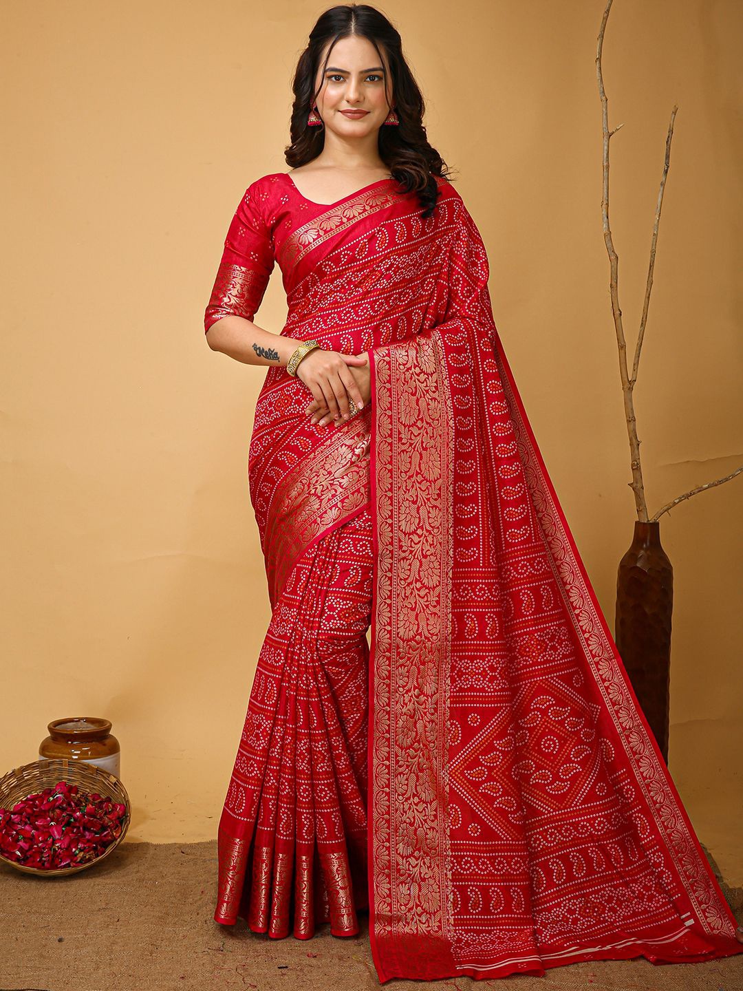 

Mitera Bandhani Zari Bandhani Saree, Red