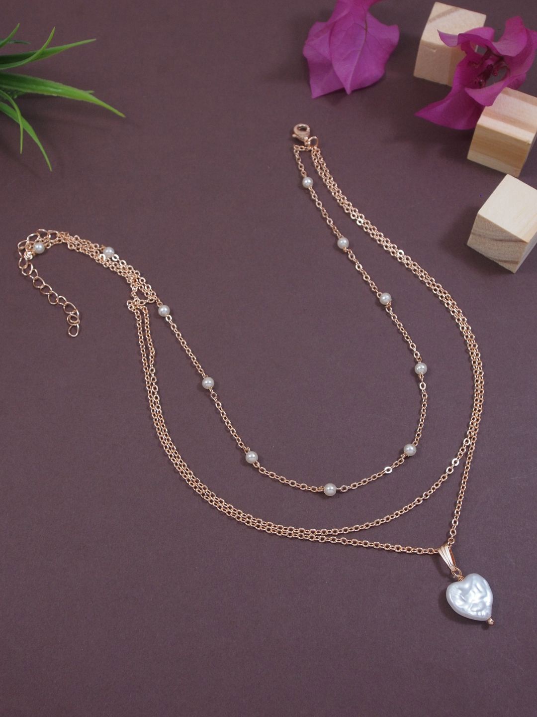 

V FASHION JEWELLERY Gold-Plated Handcrafted Necklace