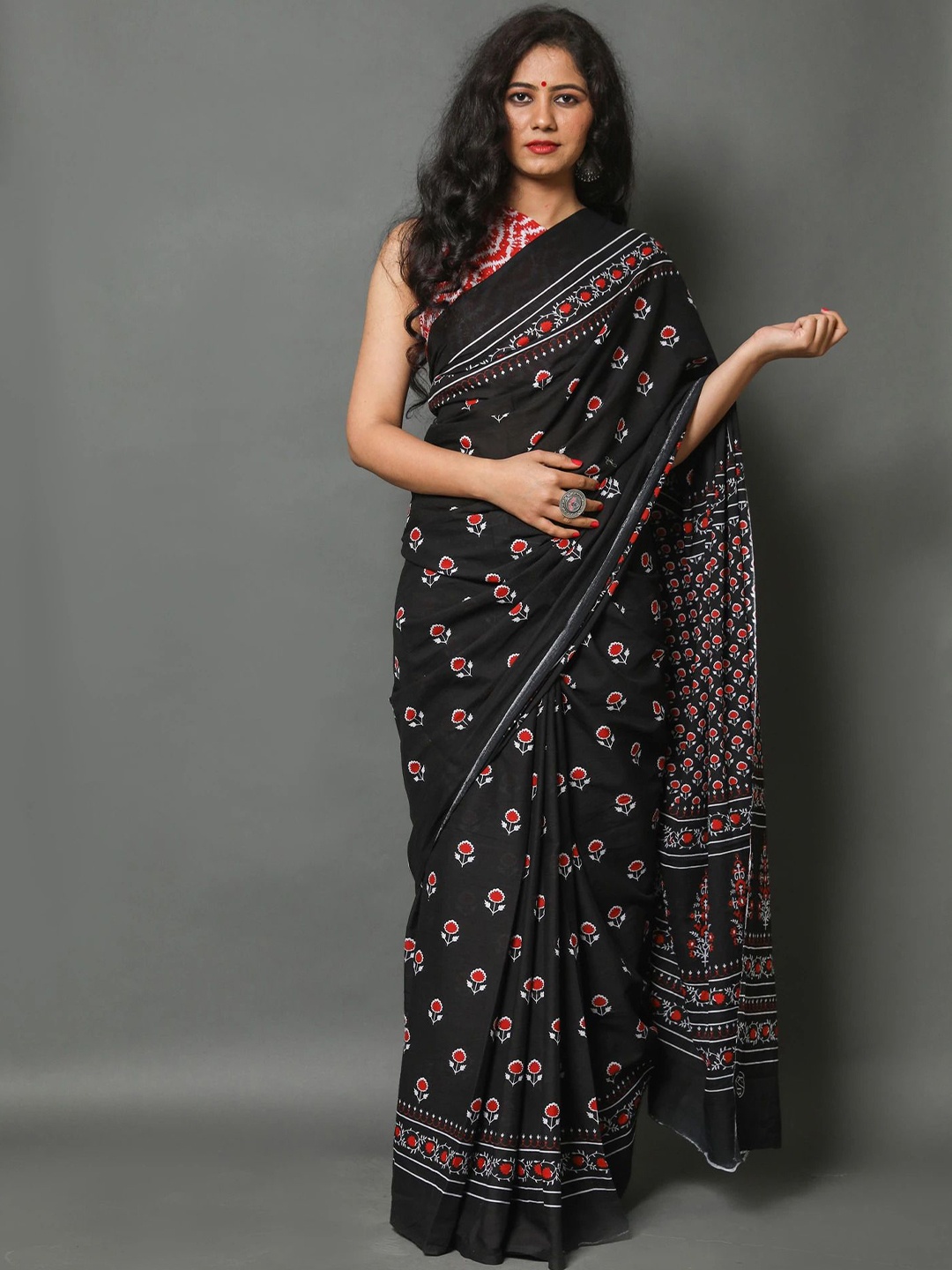 

Craft Musium Floral Pure Cotton Bagru Saree, Black