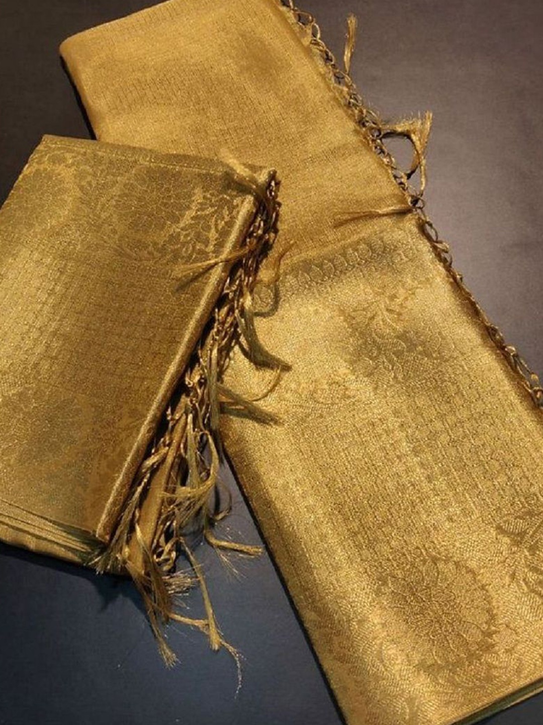 

Aika Woven Design Zari Tissue Kanjeevaram Saree, Gold