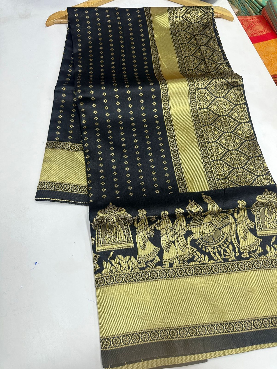 

Aika Woven Design Zari Pure Georgette Saree, Black