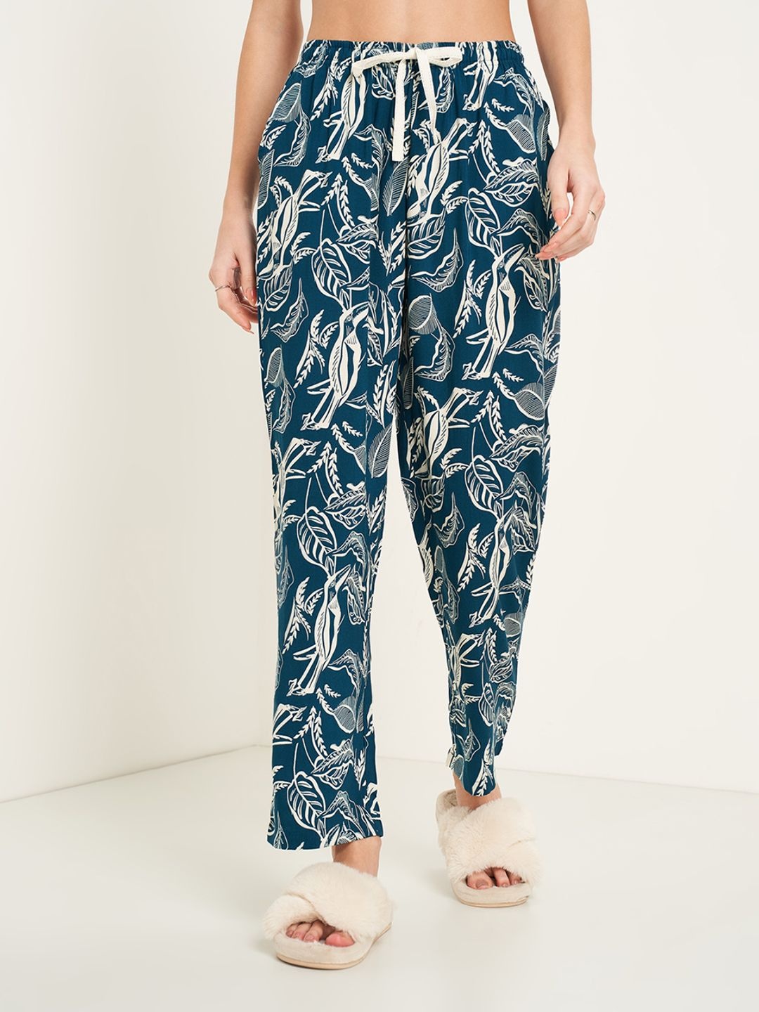 

Dreamz by Pantaloons Women Printed Relaxed Fit Lounge Pants, Teal