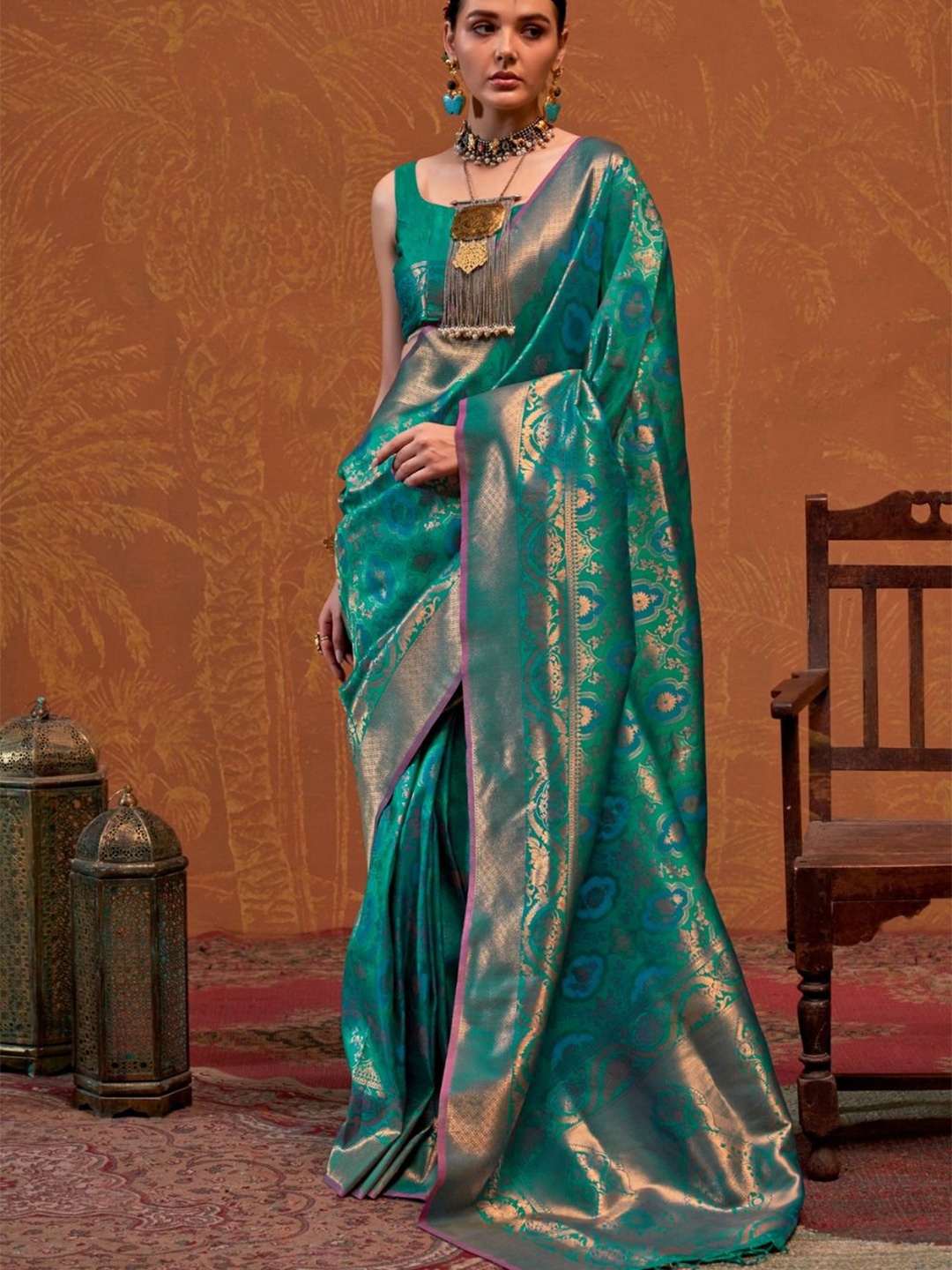

PEENGAX Floral Woven Design Zari Saree, Turquoise blue
