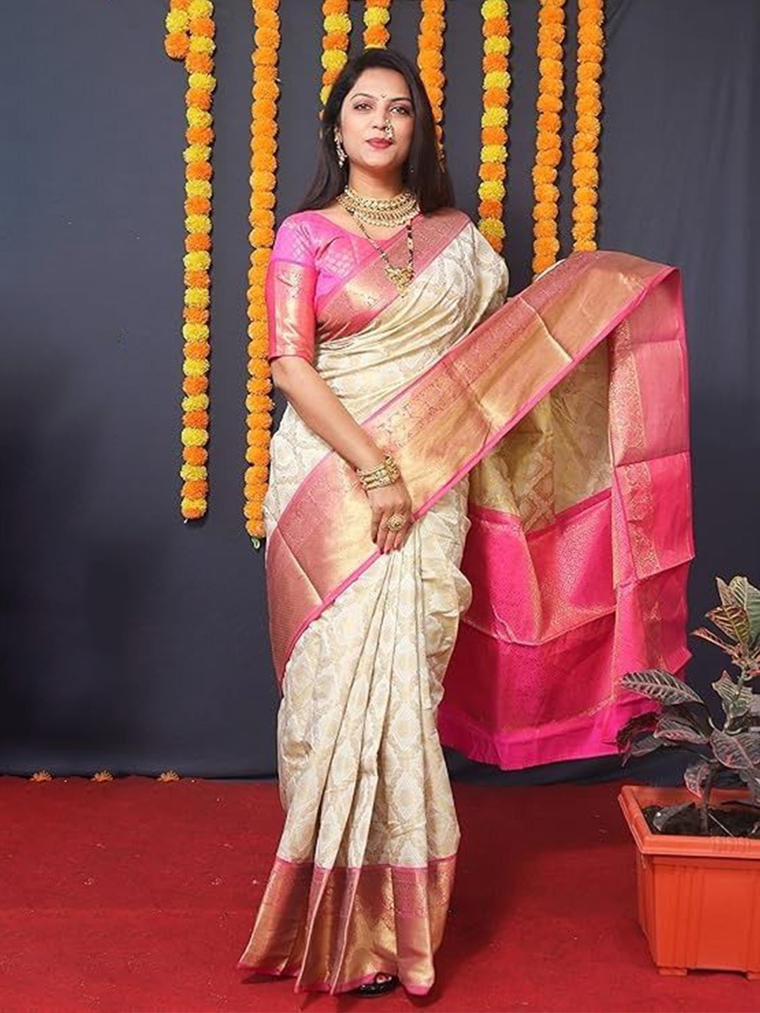 

Aika Woven Design Zari Pure Silk Banarasi Saree, Cream