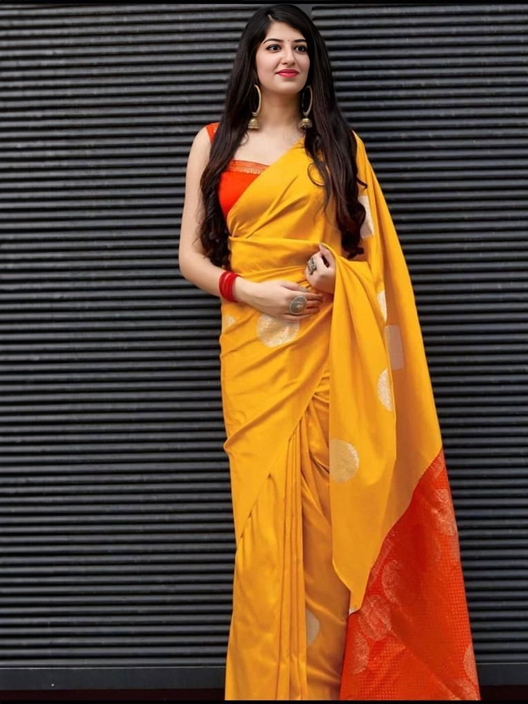 

Upalksh Woven Design Zari Banarasi Saree, Yellow