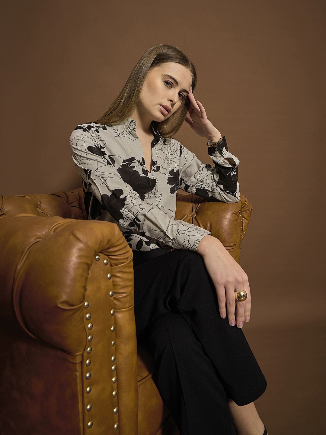 

The Roadster Lifestyle Co Women Floral Printed Spread Collar Long Sleeve Shirt, Grey