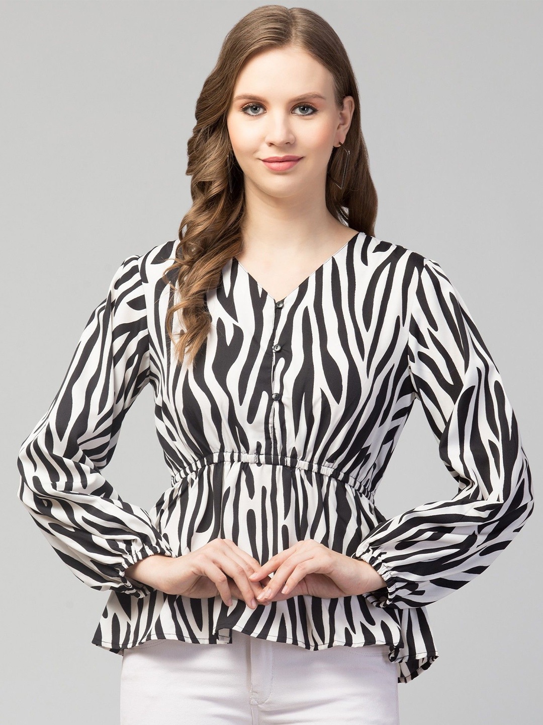 

CULPI Animal Printed Crepe Puff Sleeves Top, Black