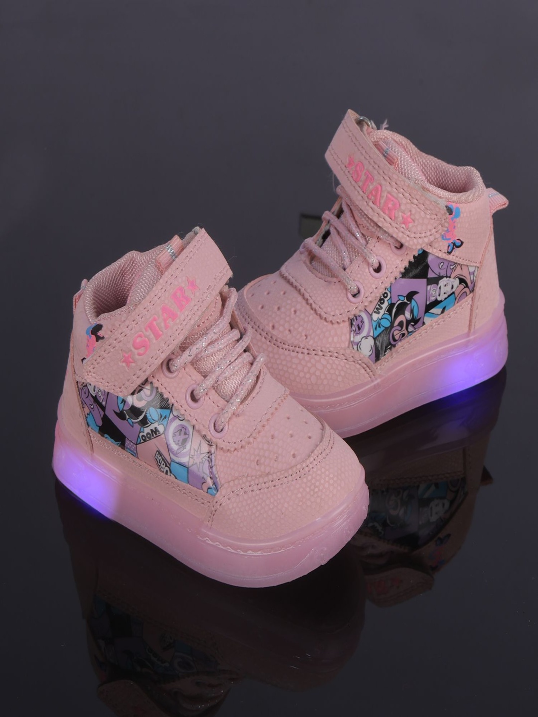 

Happy Feet Kids Textured Sneakers With LED, Pink