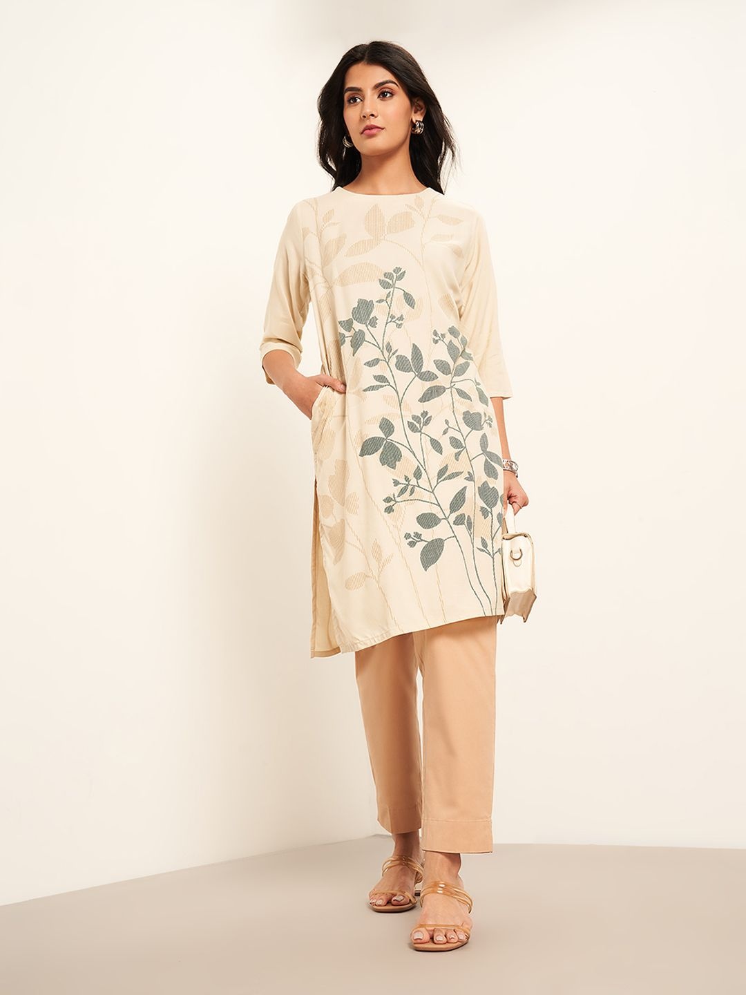 

RANGMANCH BY PANTALOONS Floral Printed Round Neck Straight Kurta, Off white