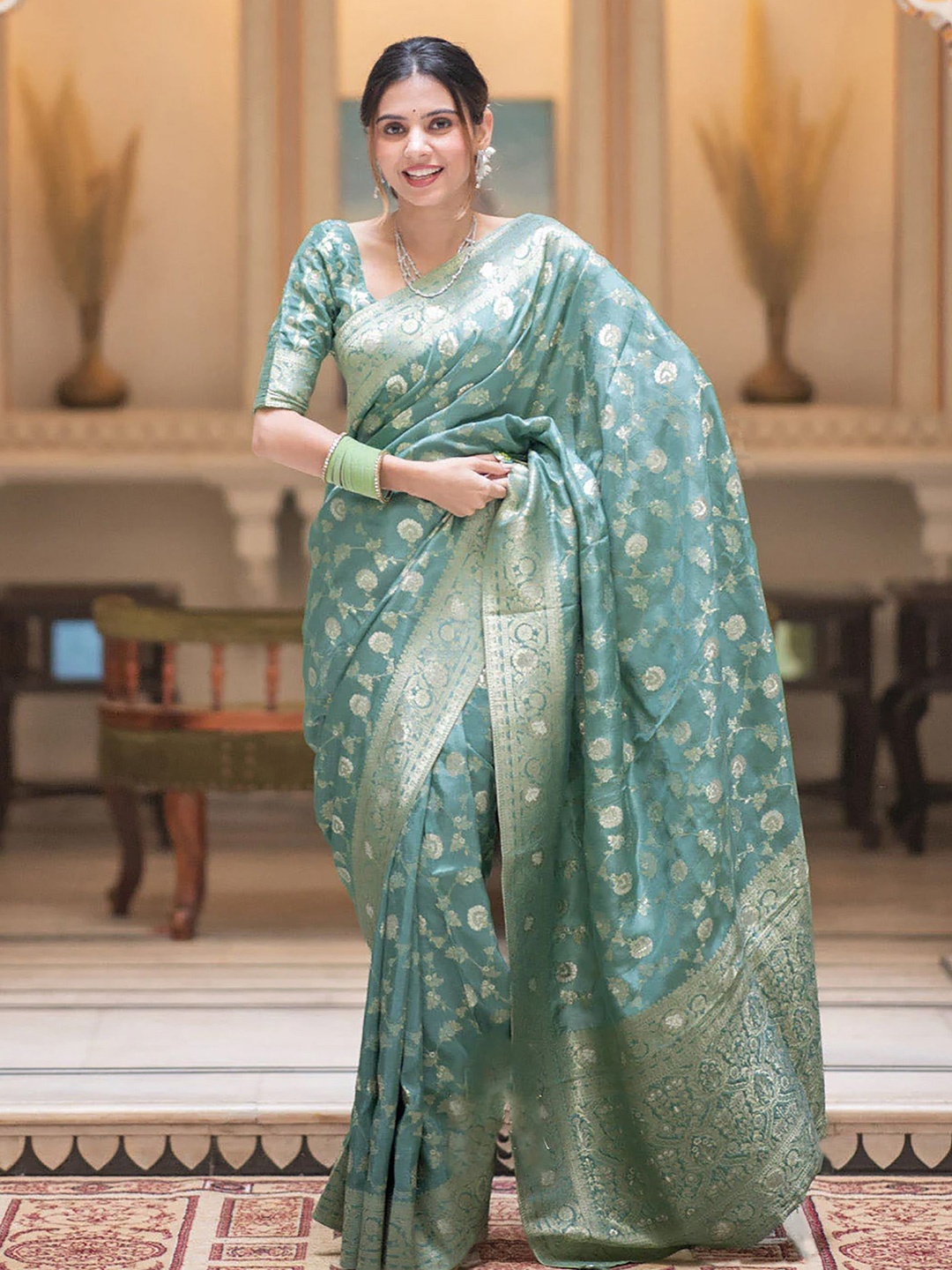 

bigben textile Woven Design Banarasi Saree, Green
