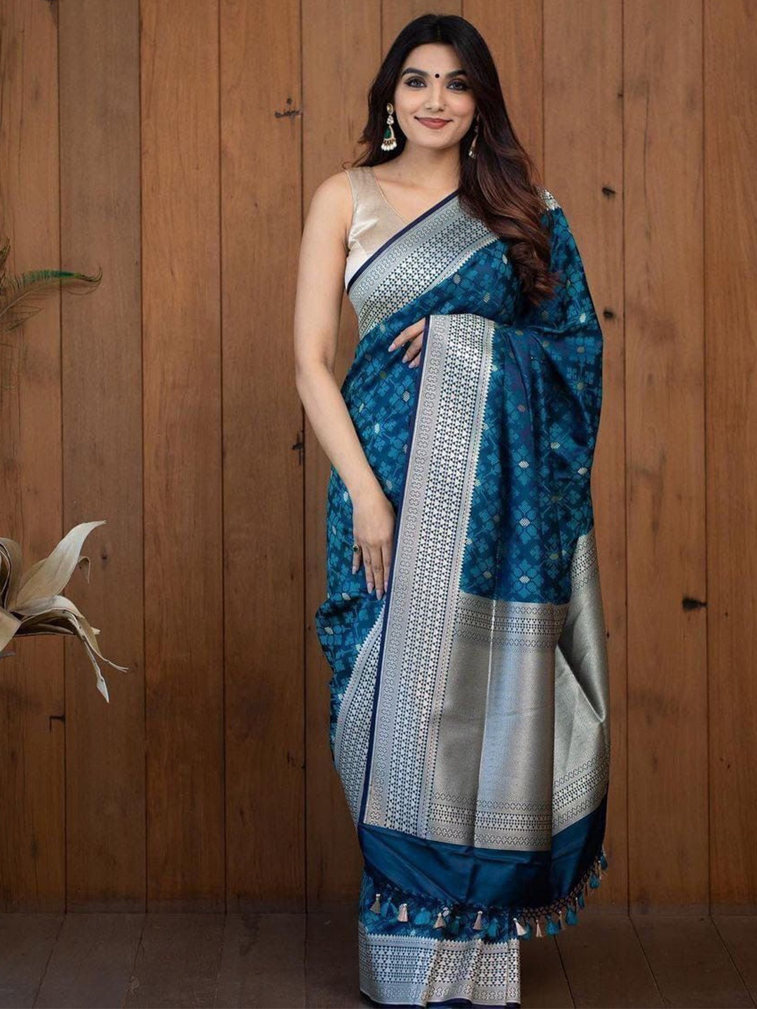 

Upalksh Woven Design Zari Kanjeevaram Saree, Blue