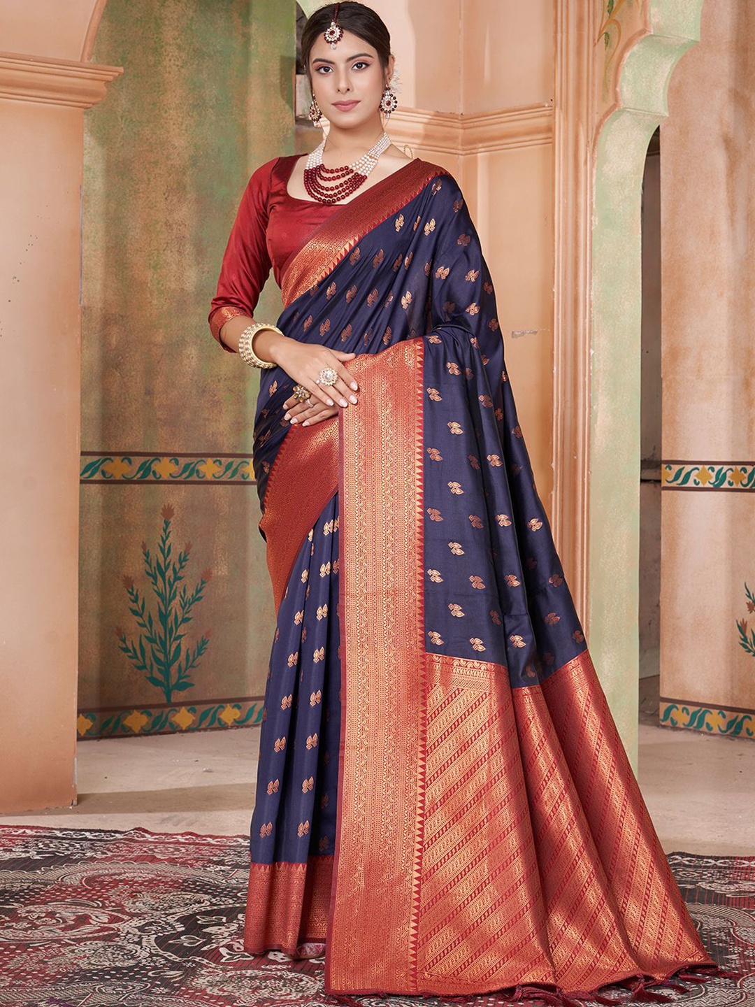 

Mitera Woven Design Zari Kanjeevaram Saree, Navy blue