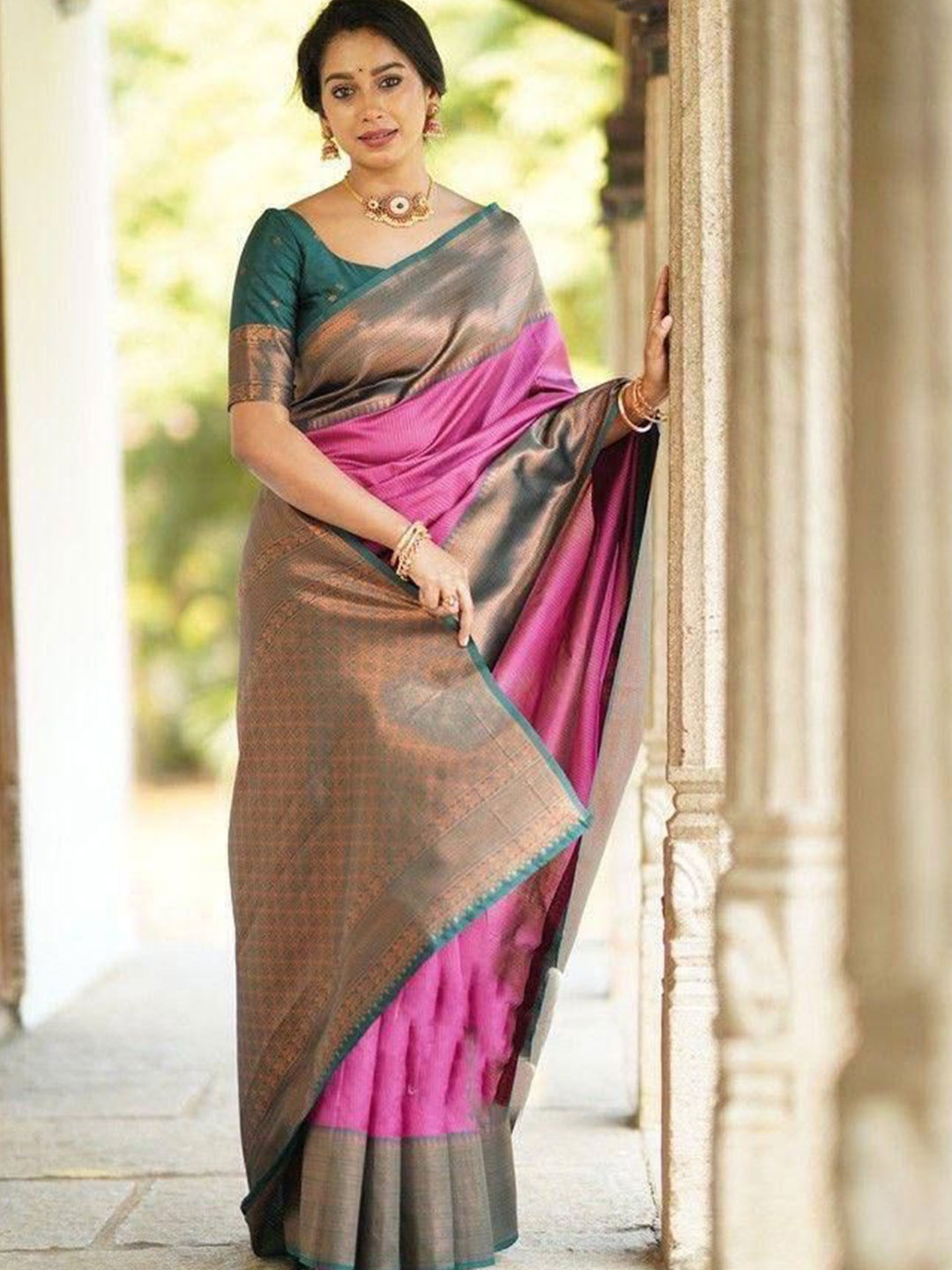

Upalksh Woven Design Zari Pure Cotton Kanjeevaram Saree, Pink