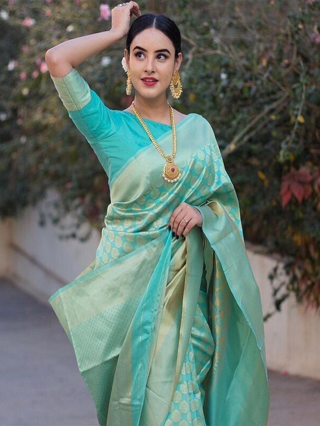 

Upalksh Woven Design Zari Kanjeevaram Saree, Blue