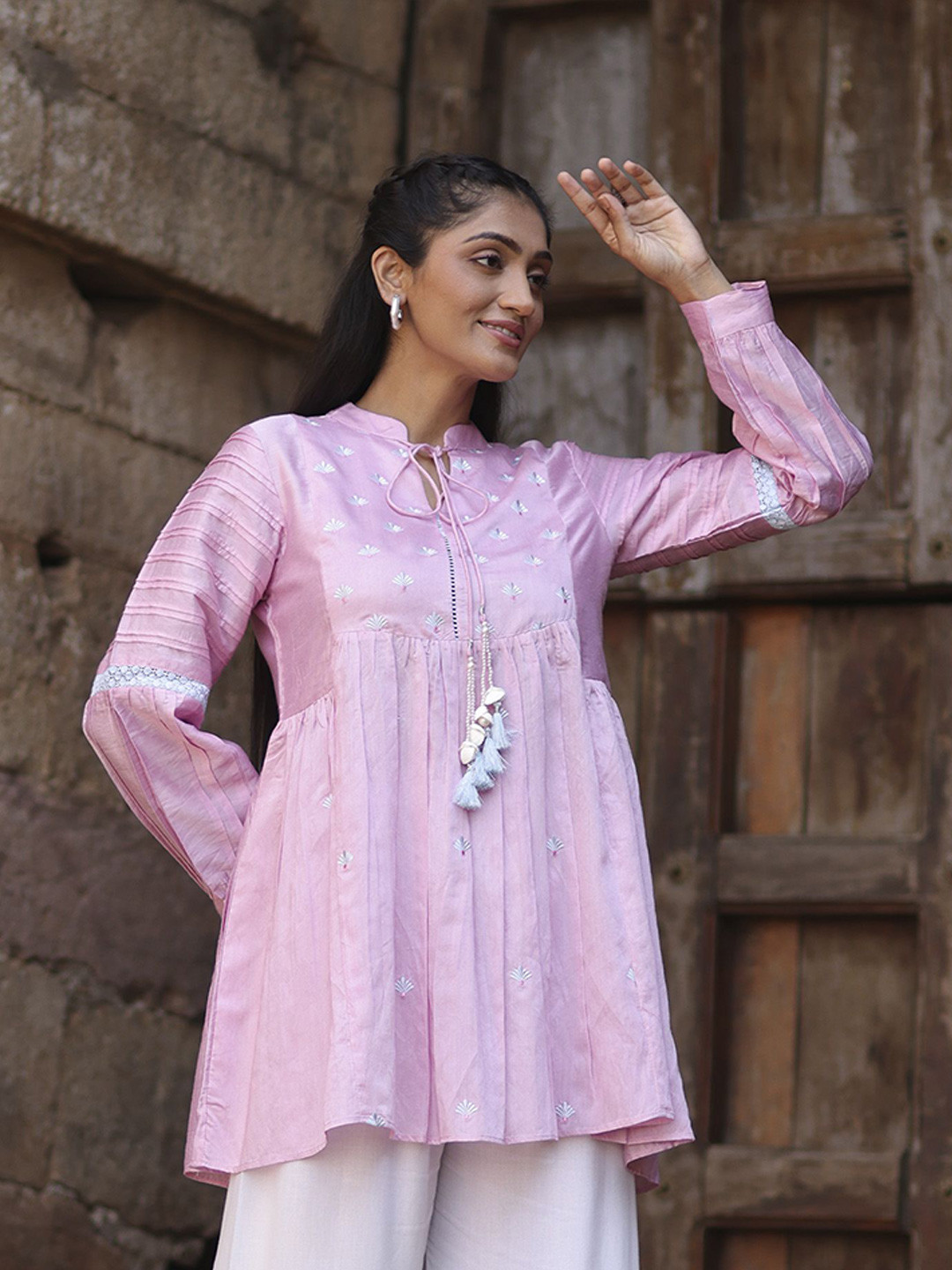 

THE HOUSE OF INDU Embroidered Thread Work Thread Work Kurti, Pink