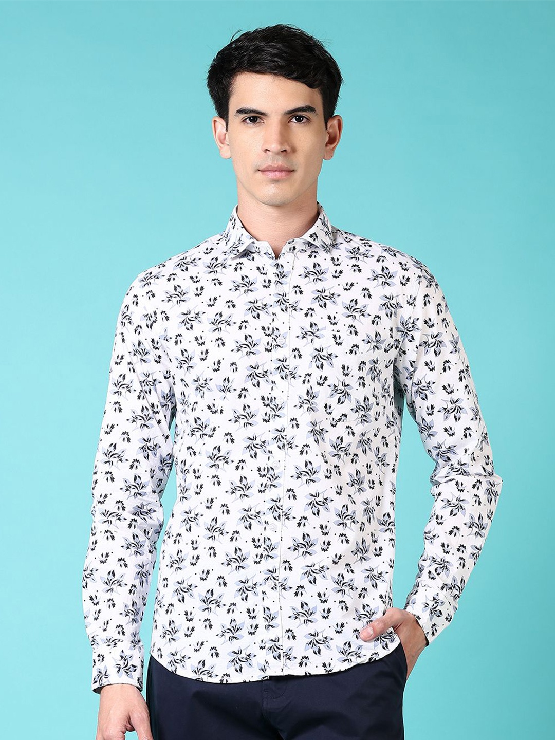 

V-Mart Men Spread Collar Floral Printed Cotton Casual Shirt, White