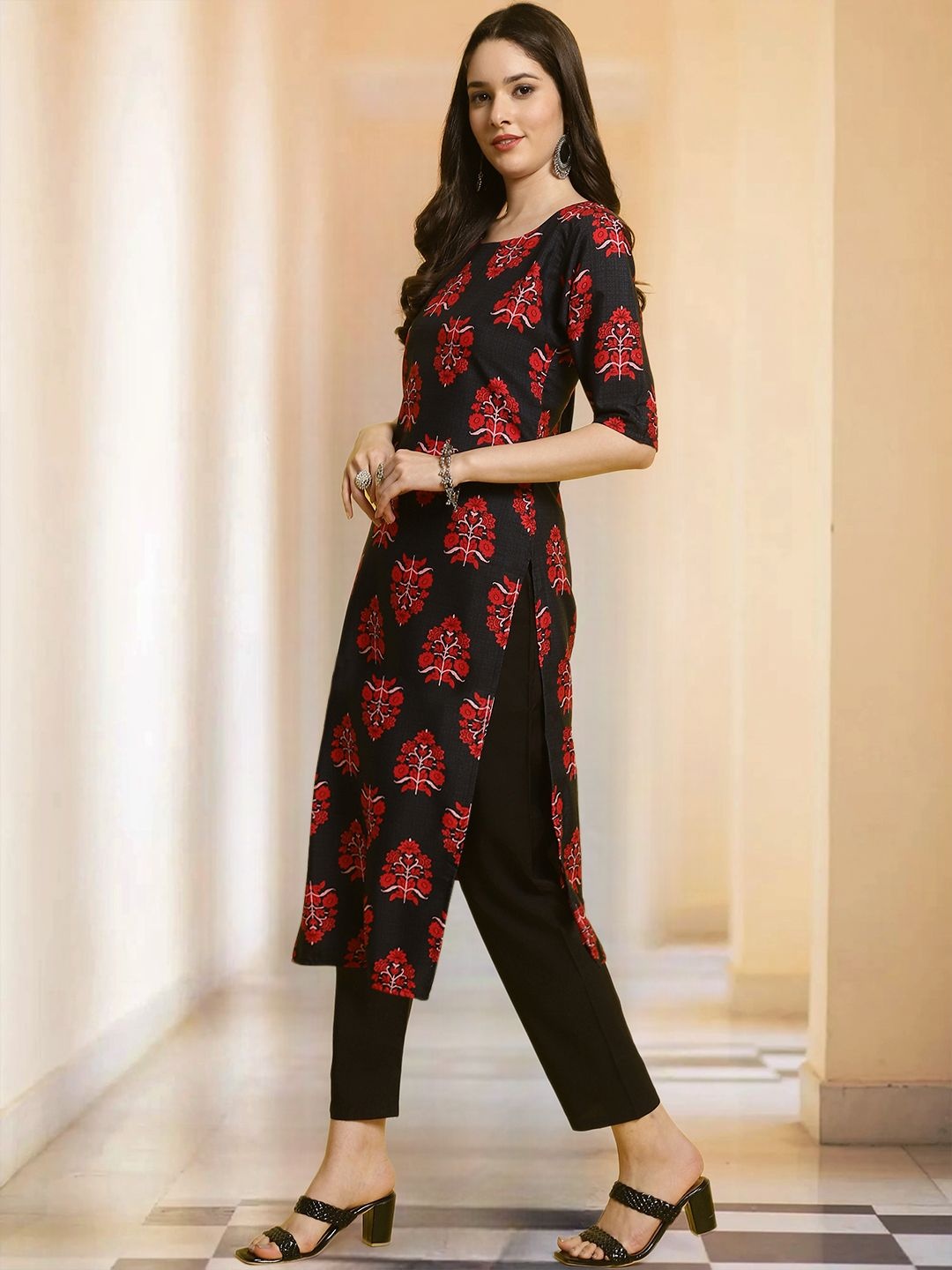 

7Threads Selection Of 2 Floral Printed Round Neck Straight Kurta With Trousers, Black