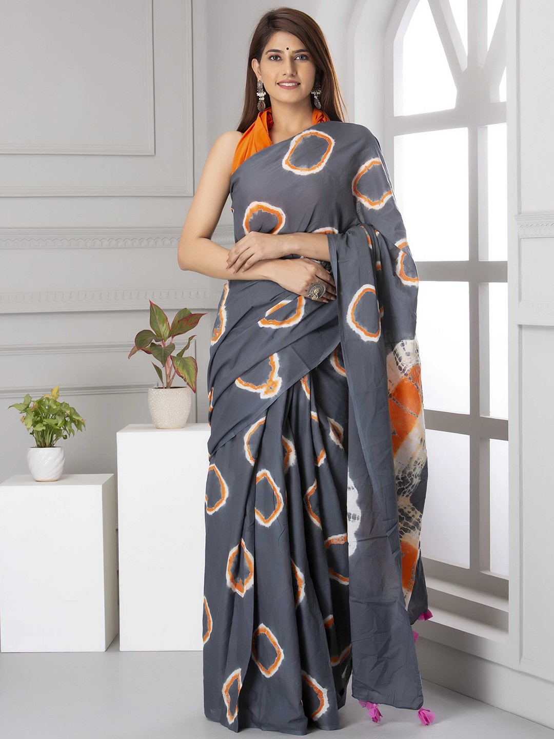 

Craft Musium Pure Cotton Bagru Saree, Grey