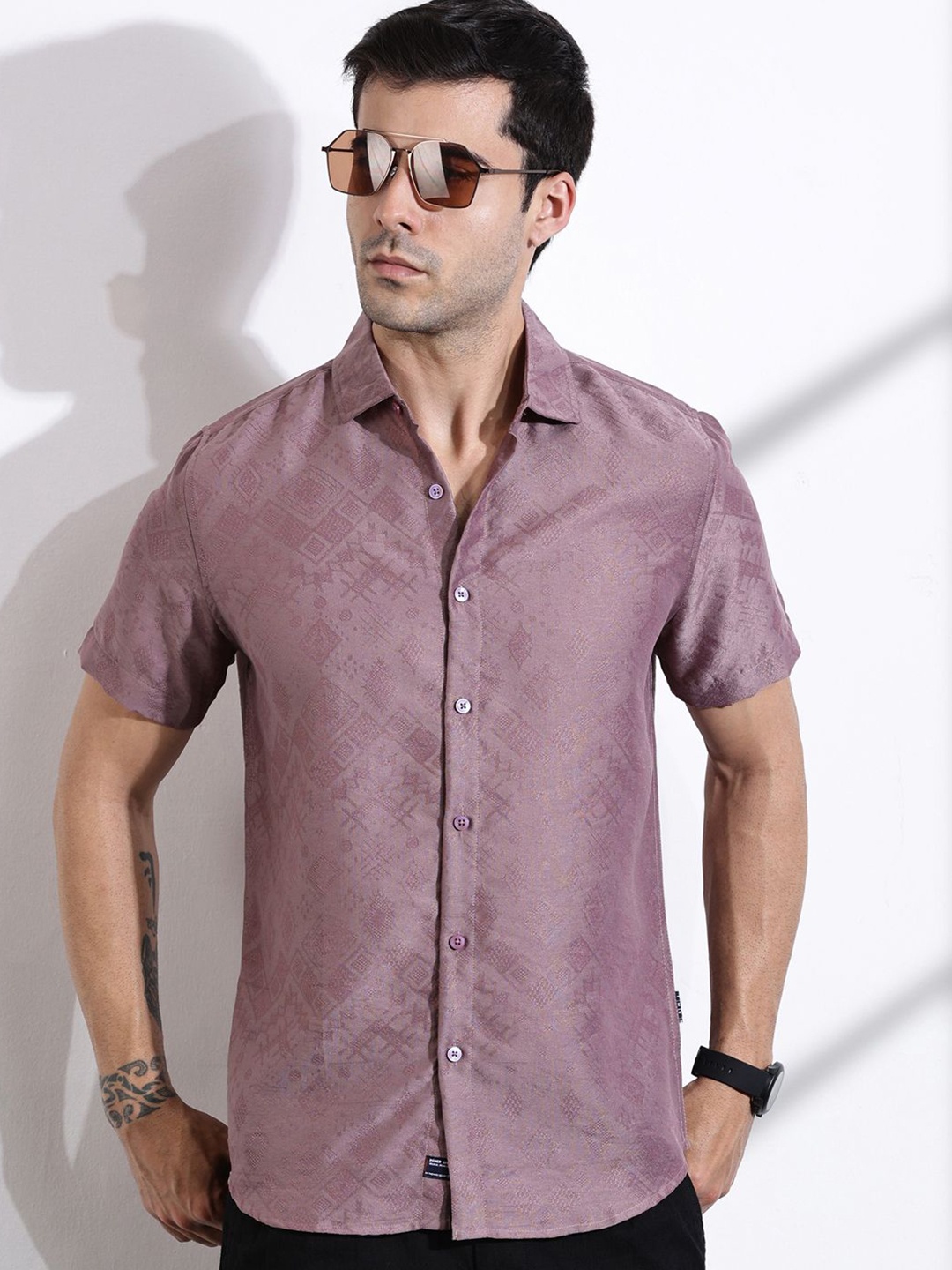 

Thomas Scott Men Smart Slim Fit Cutaway Collar Textured Casual Shirt, Pink