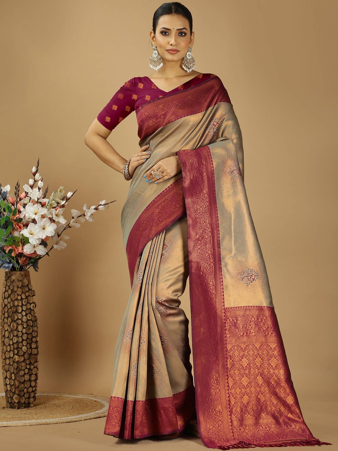 

HI FI NX Woven Design Zari Banarasi Saree, Beige