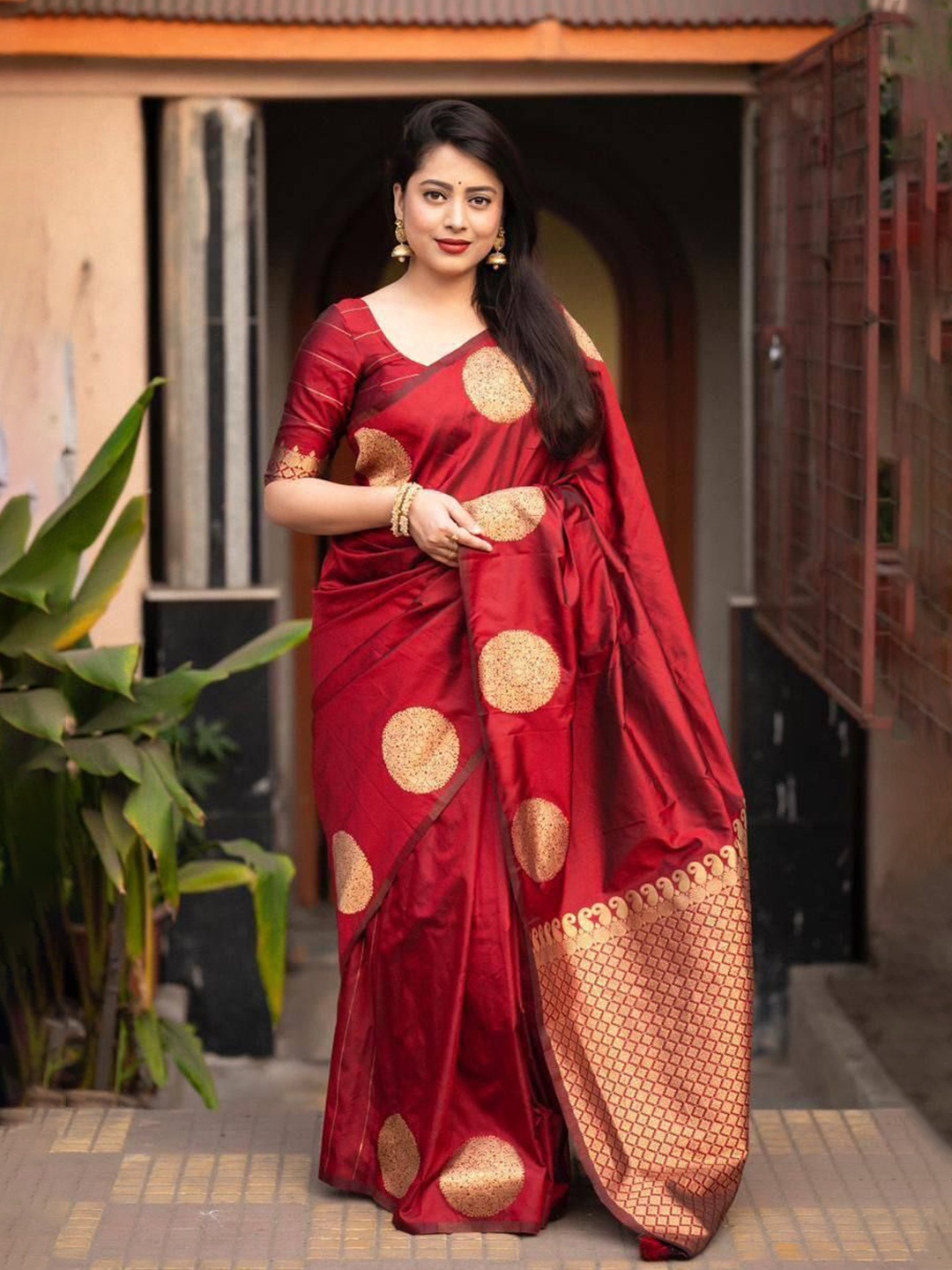 

Upalksh Woven Design Kanjeevaram Saree, Red