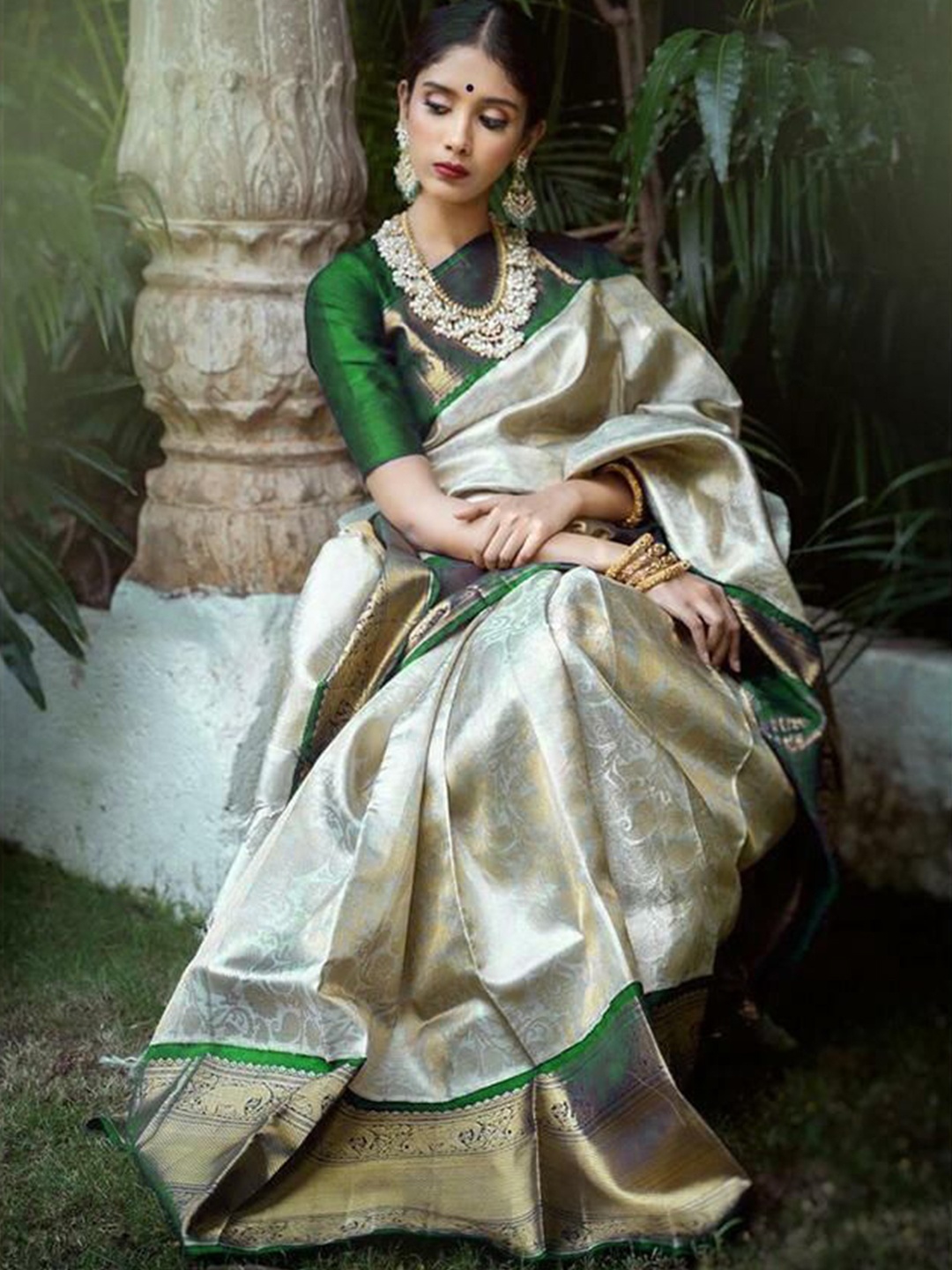 

Upalksh Woven Design Zari Banarasi Saree, White