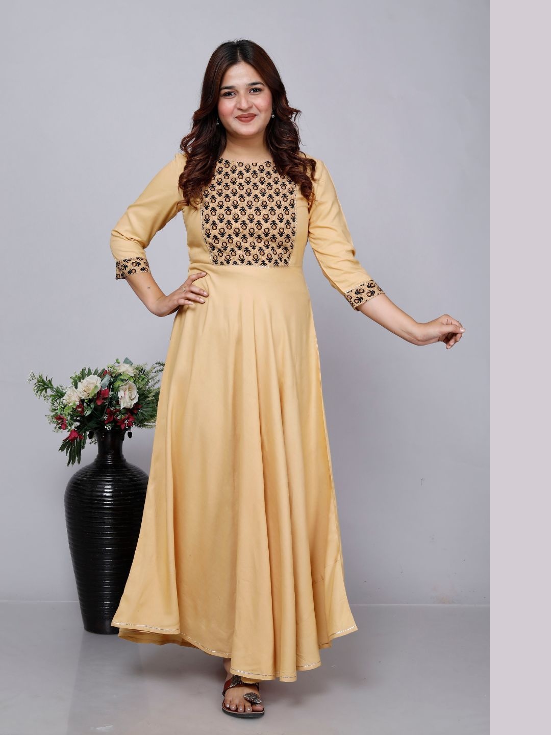

RAAKA Floral Printed Gotta Patti Round Neck Anarkali Kurta, Cream