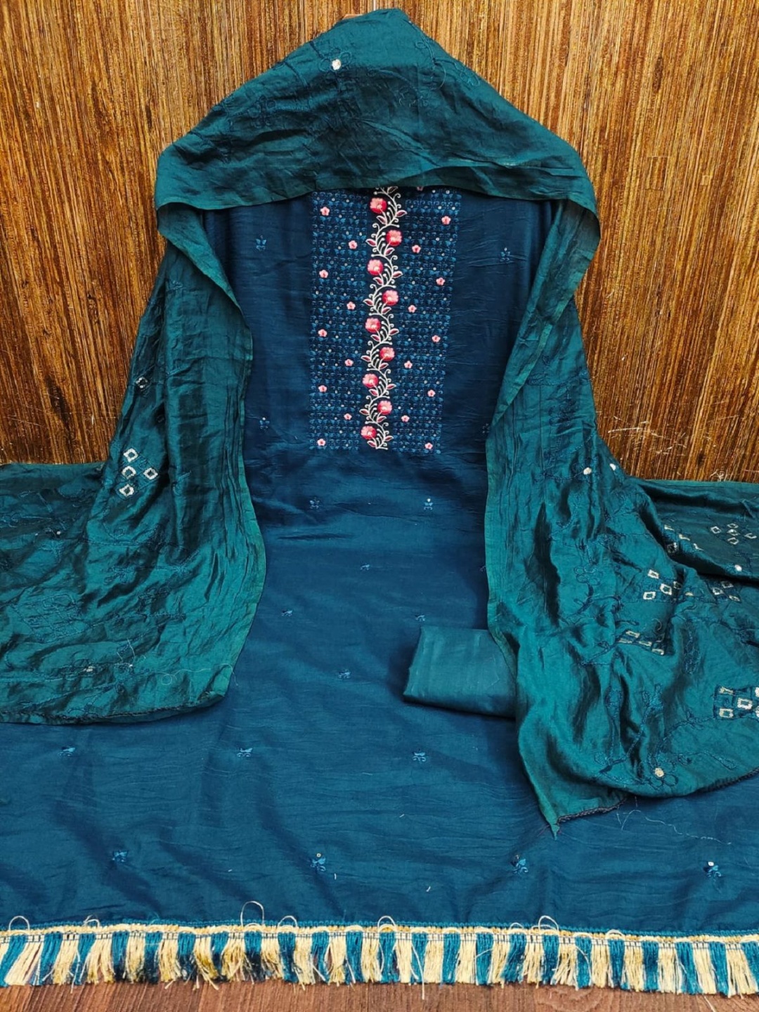 

A TO Z CART Floral Embroidered Pure Silk Unstitched Dress Material, Teal