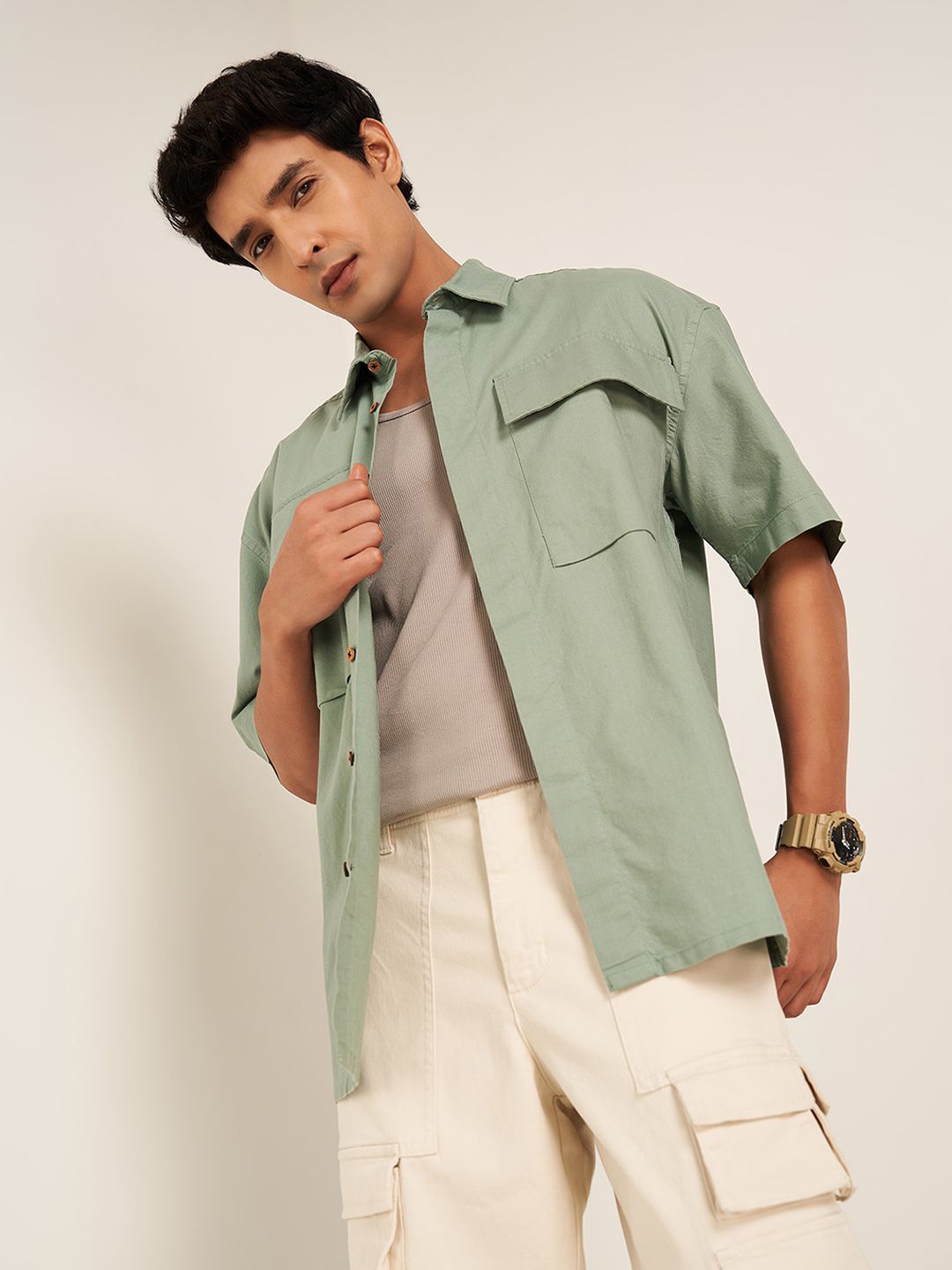 

7 Alt by Pantaloons Men Boxy Fit Spread Collar Solid Cotton Casual Shirt, Green