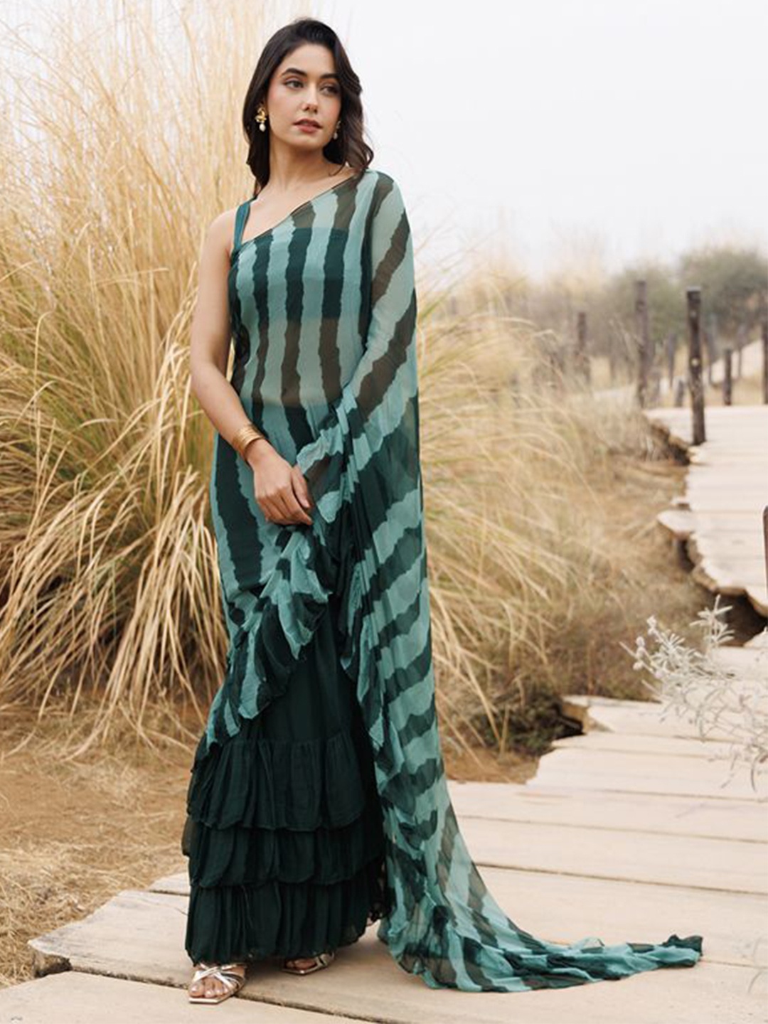 

Geroo Luxe Leheriya Pure Chiffon Ready to Wear Saree With Ruffles Details, Green