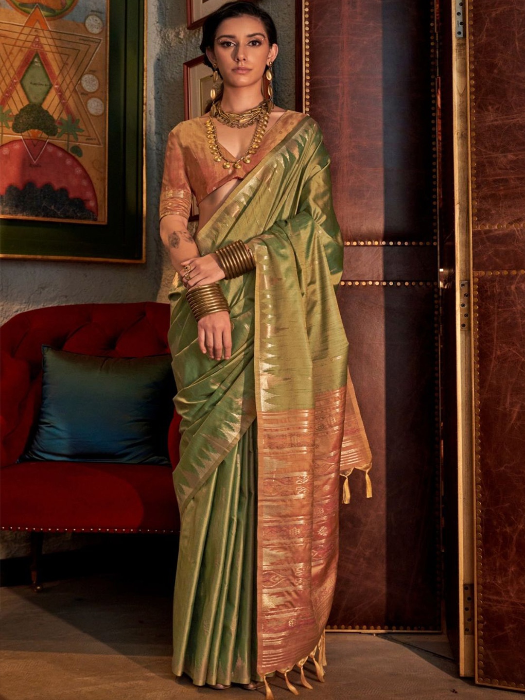 

PEENGAX Woven Design Zari Tussar Saree, Green