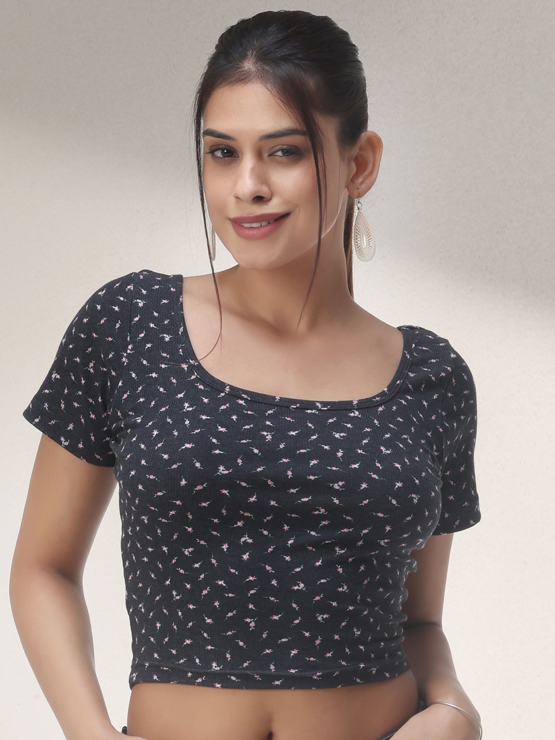 

sollobell Women Printed Cotton Fitted Crop Top, Black