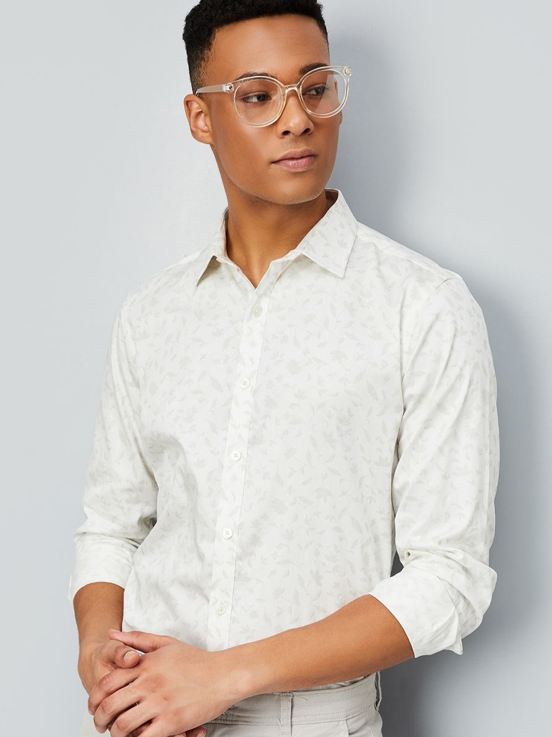 

max Men Spread Collar Floral Printed Cotton Casual Shirt, White