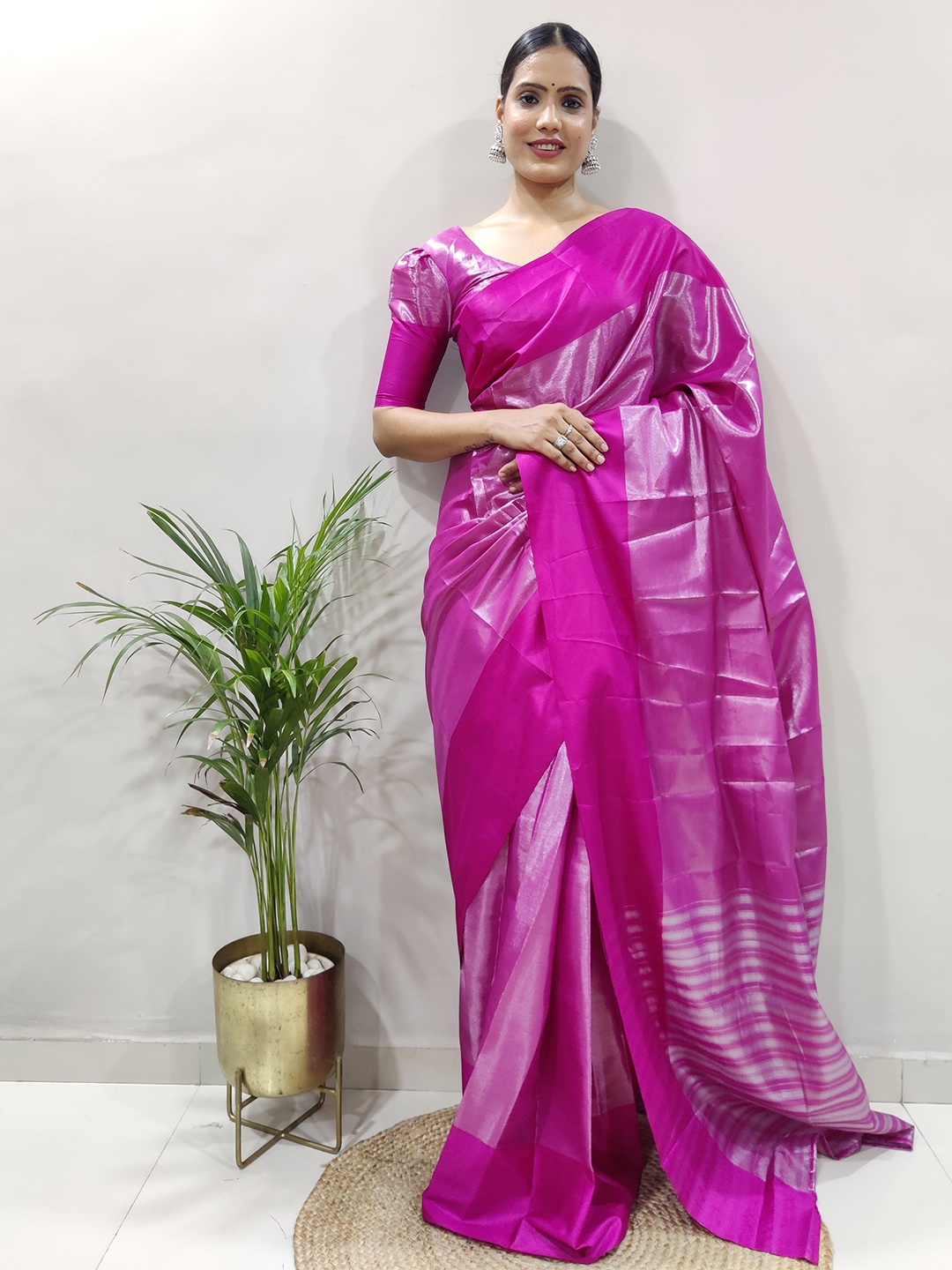 

Aika Woven Design Pure Georgette Saree, Pink