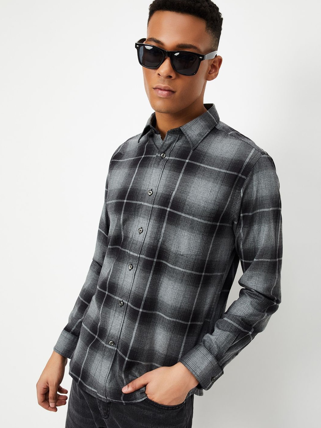 

max Men Spread Collar Tartan Checked Cotton Casual Shirt, Grey