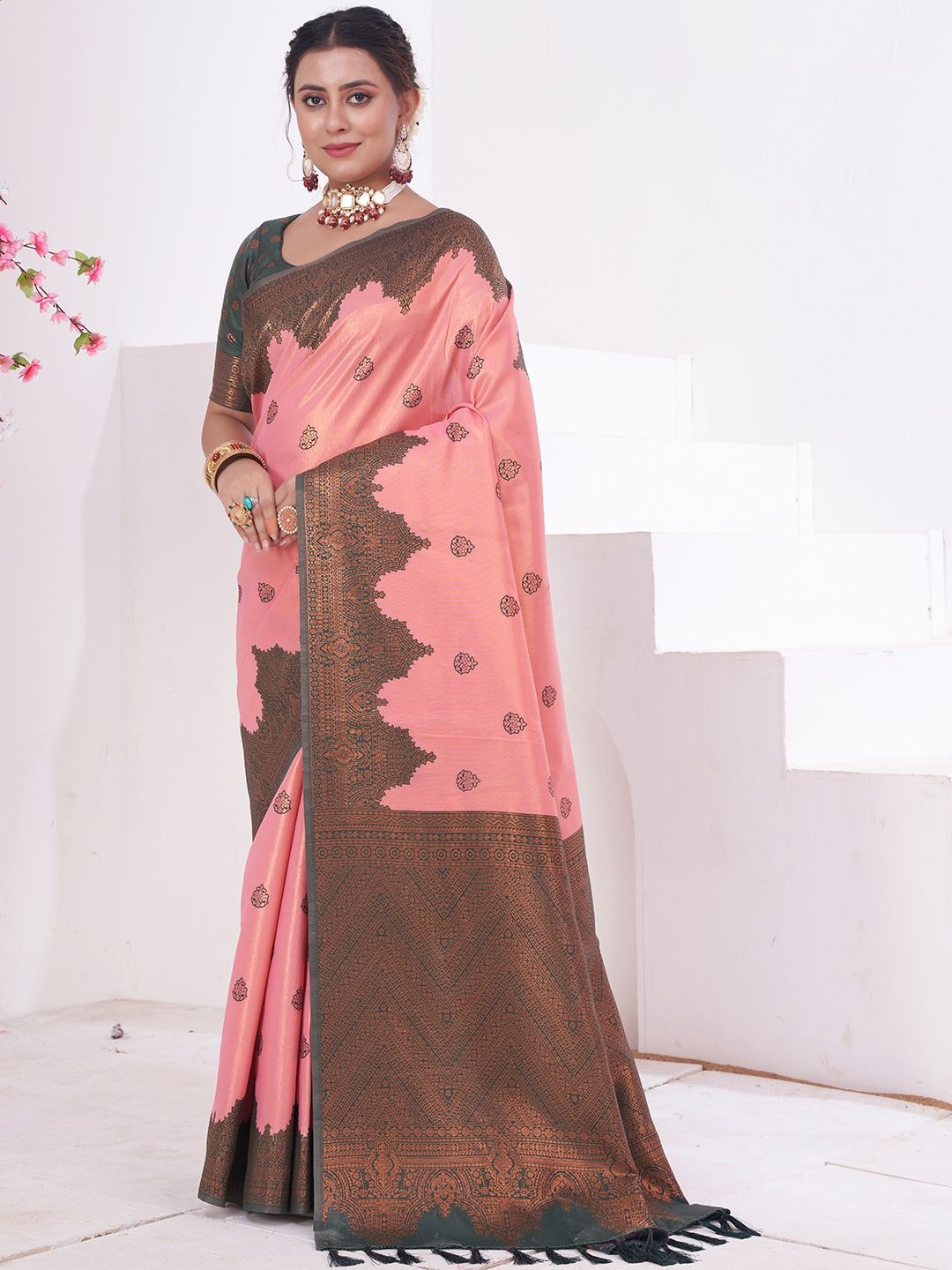 

Panzora Woven Design Zari Kanjeevaram Saree, Pink