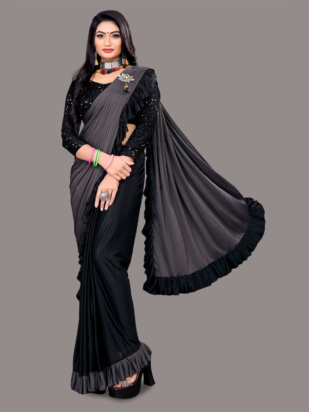 

Aika Pure Georgette Saree, Grey