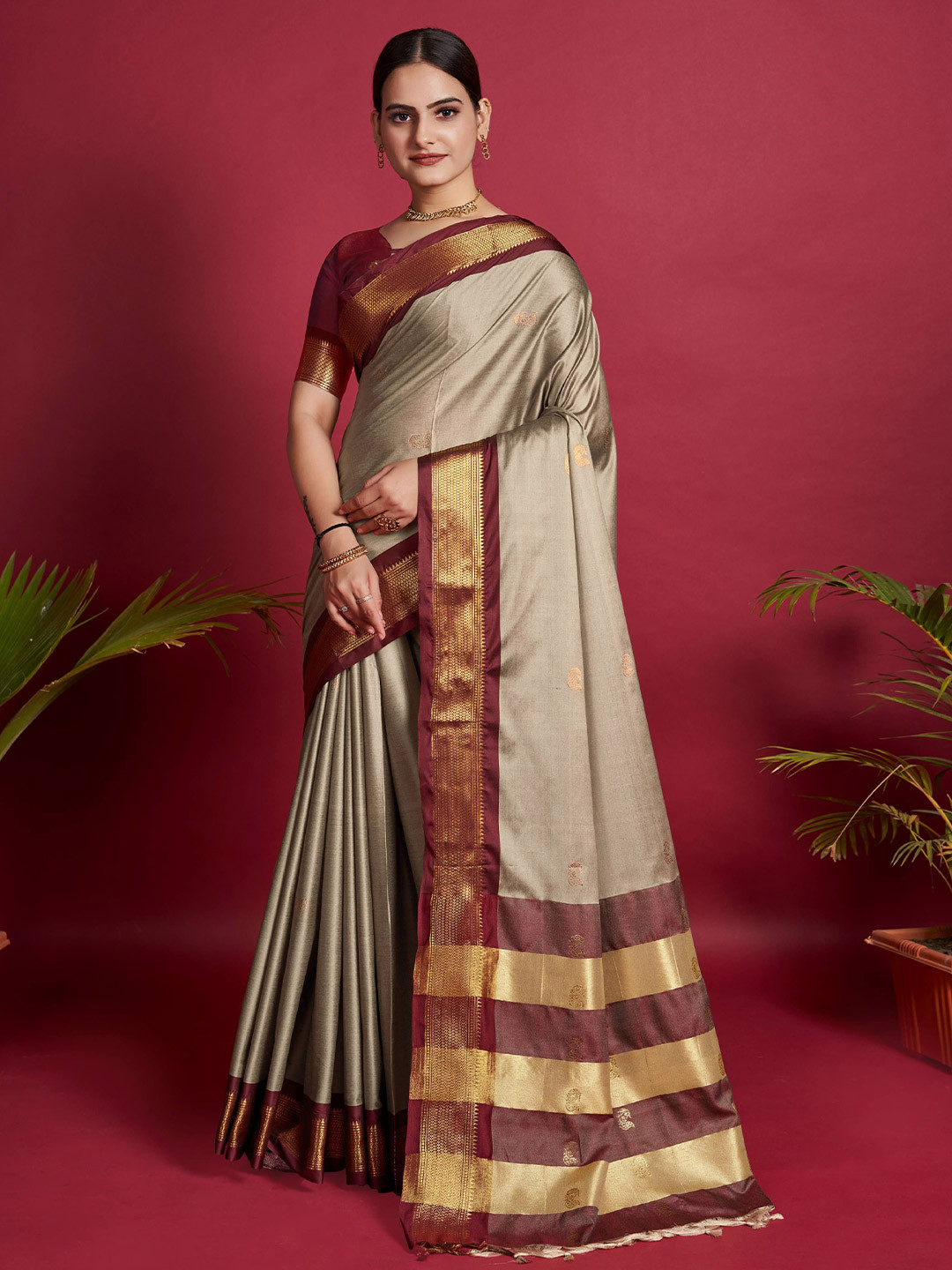 

Upalksh Woven Design Zari Banarasi Saree, Beige
